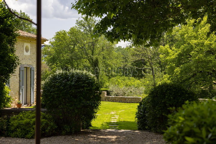 28 - Bastide de Goult: Villa: Exterior