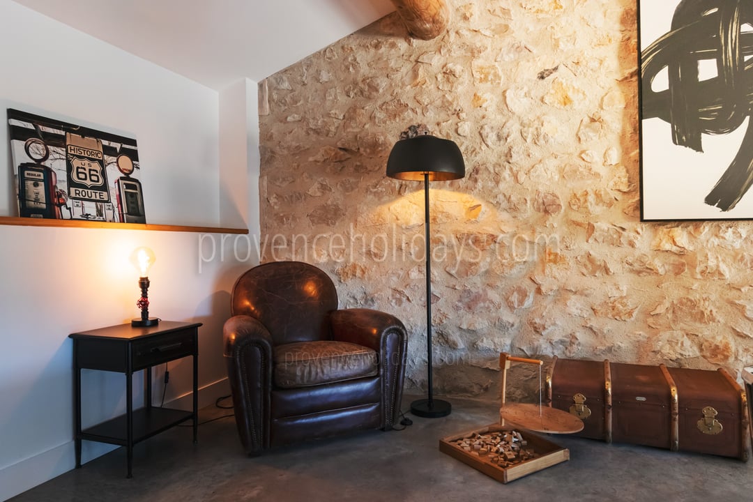 48 - Mas des Pommiers: Villa: Interior