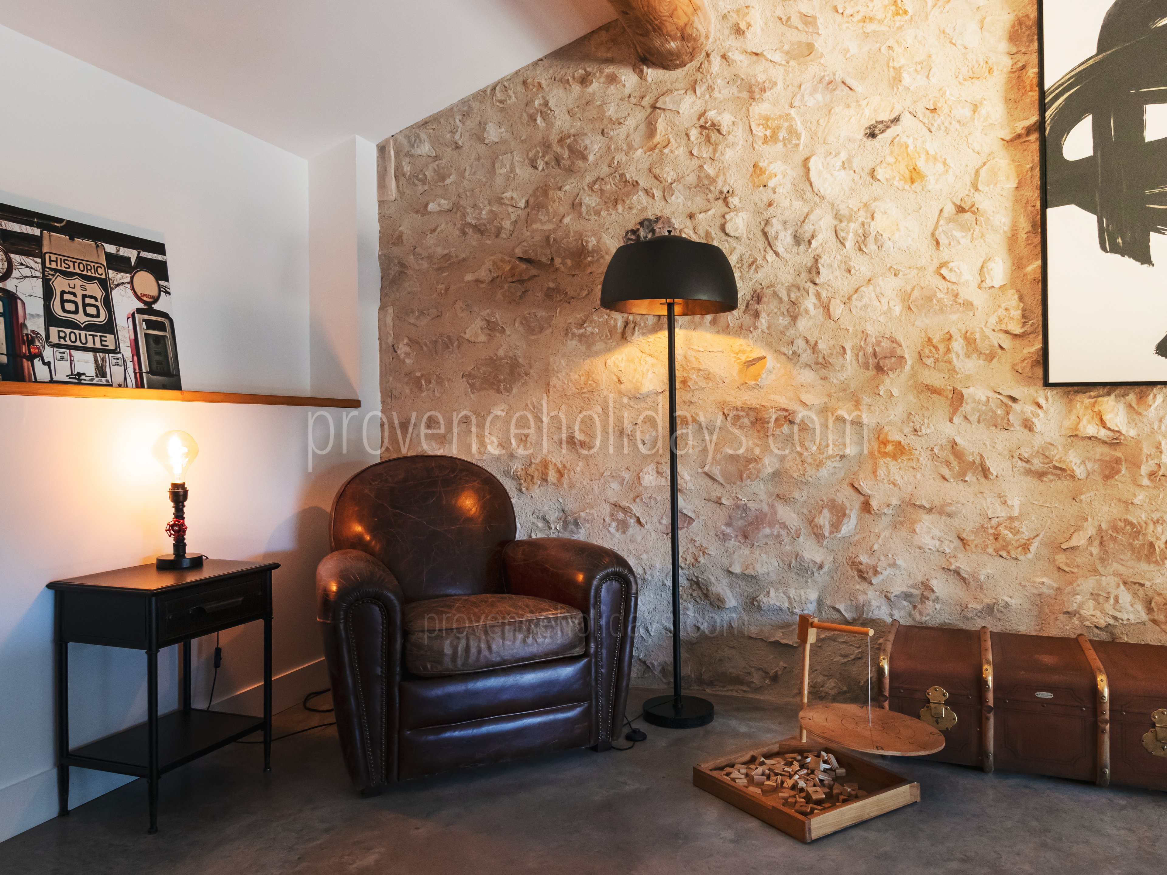 48 - Mas des Pommiers: Villa: Interior