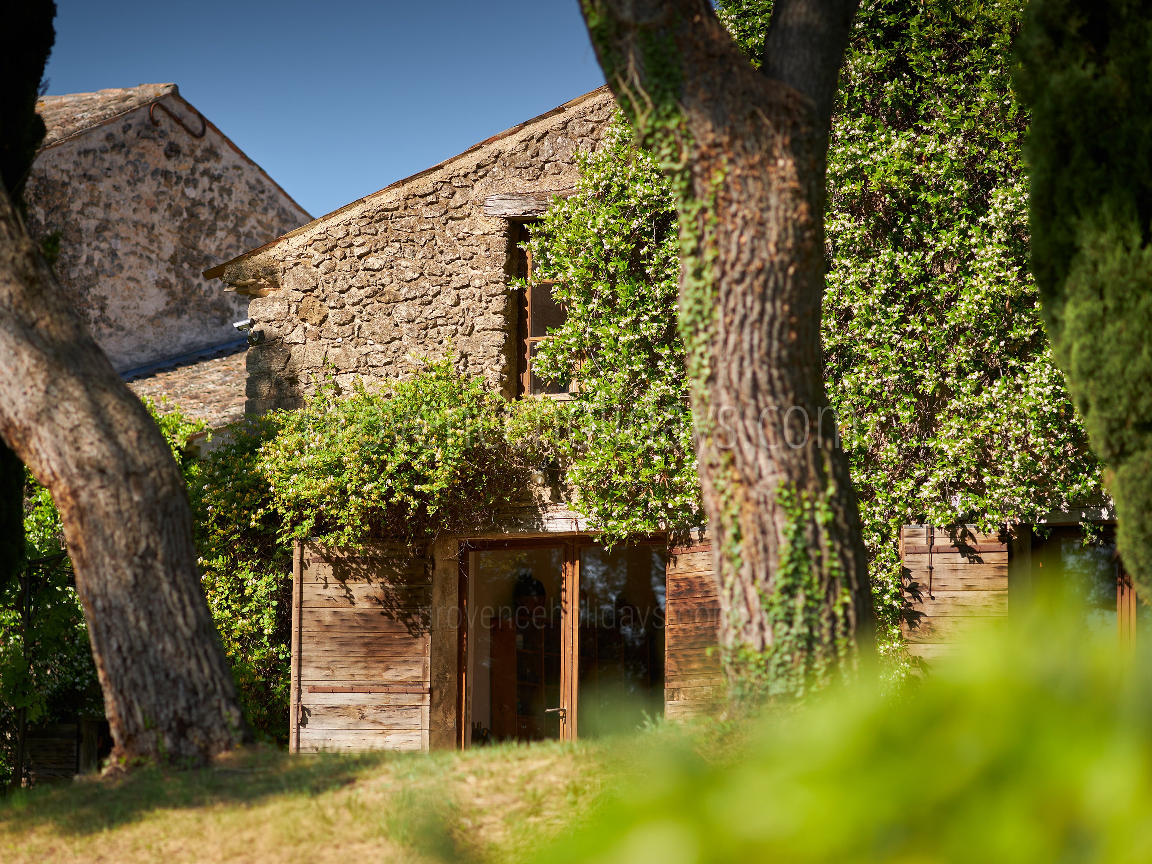 107 - Domaine de Luberon: Villa: Exterior