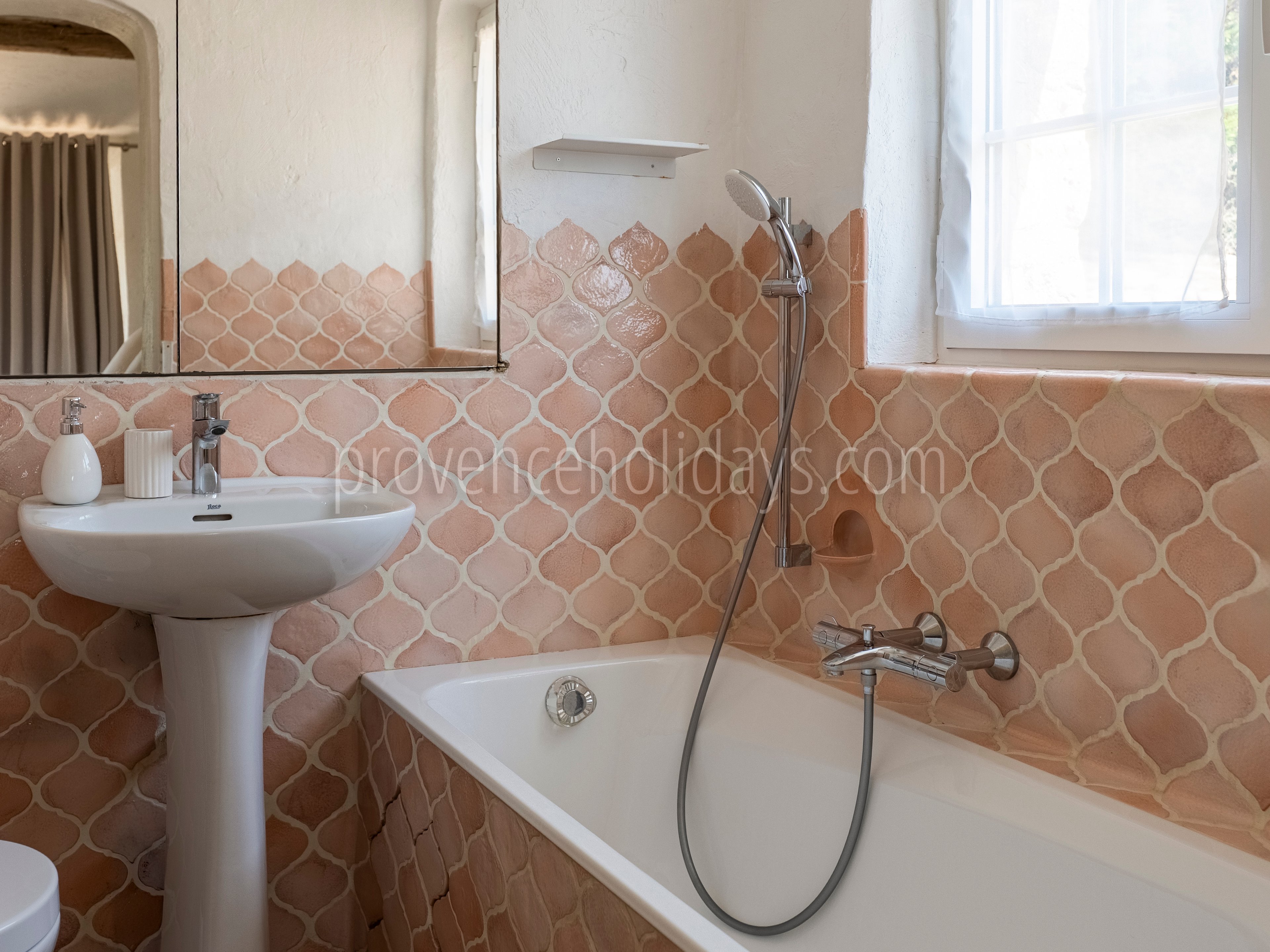 16 - Villa Rose: Villa: Bathroom