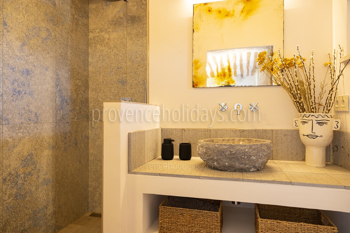 27 - Mas du Rocher: Villa: Bathroom