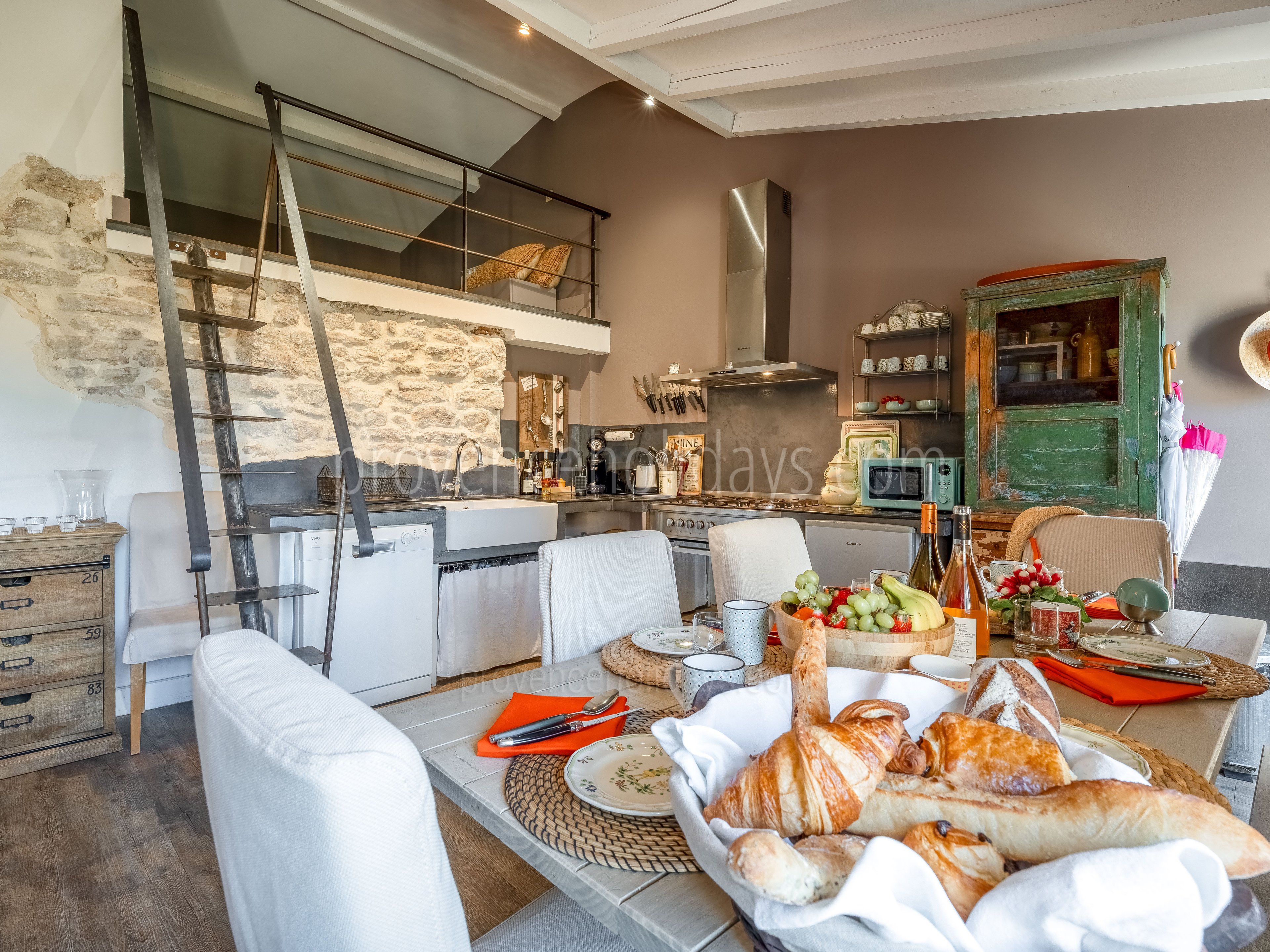 8 - Le Mas de Cabrières: Villa: Interior