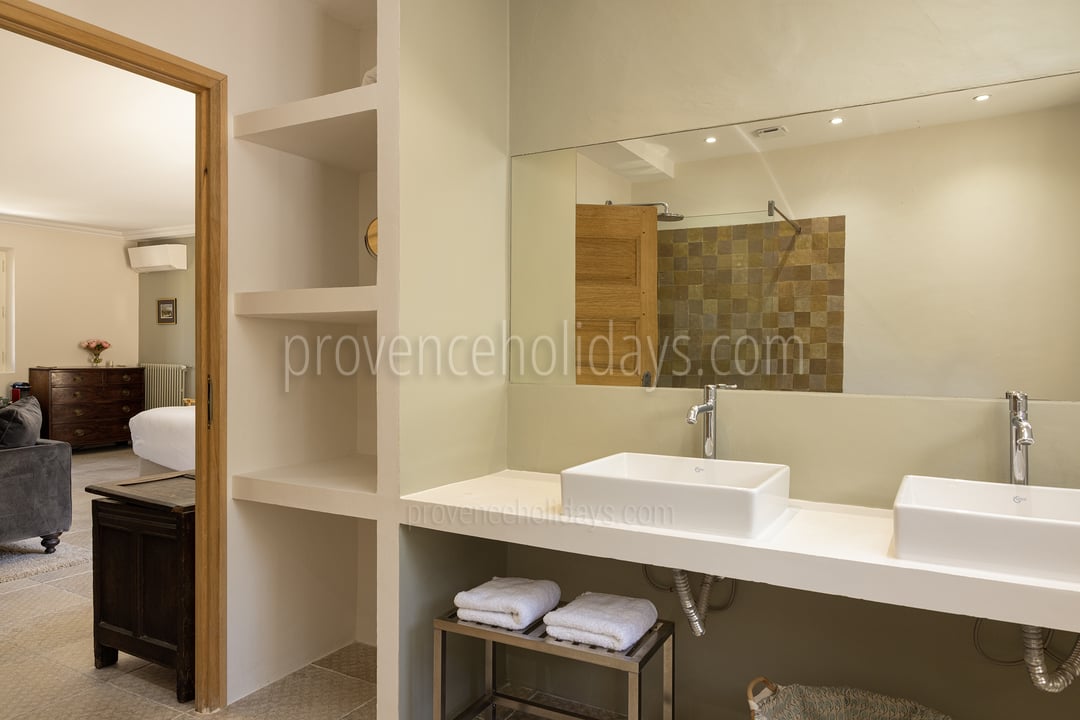 17 - Le Mazet Saint Paul: Villa: Bathroom