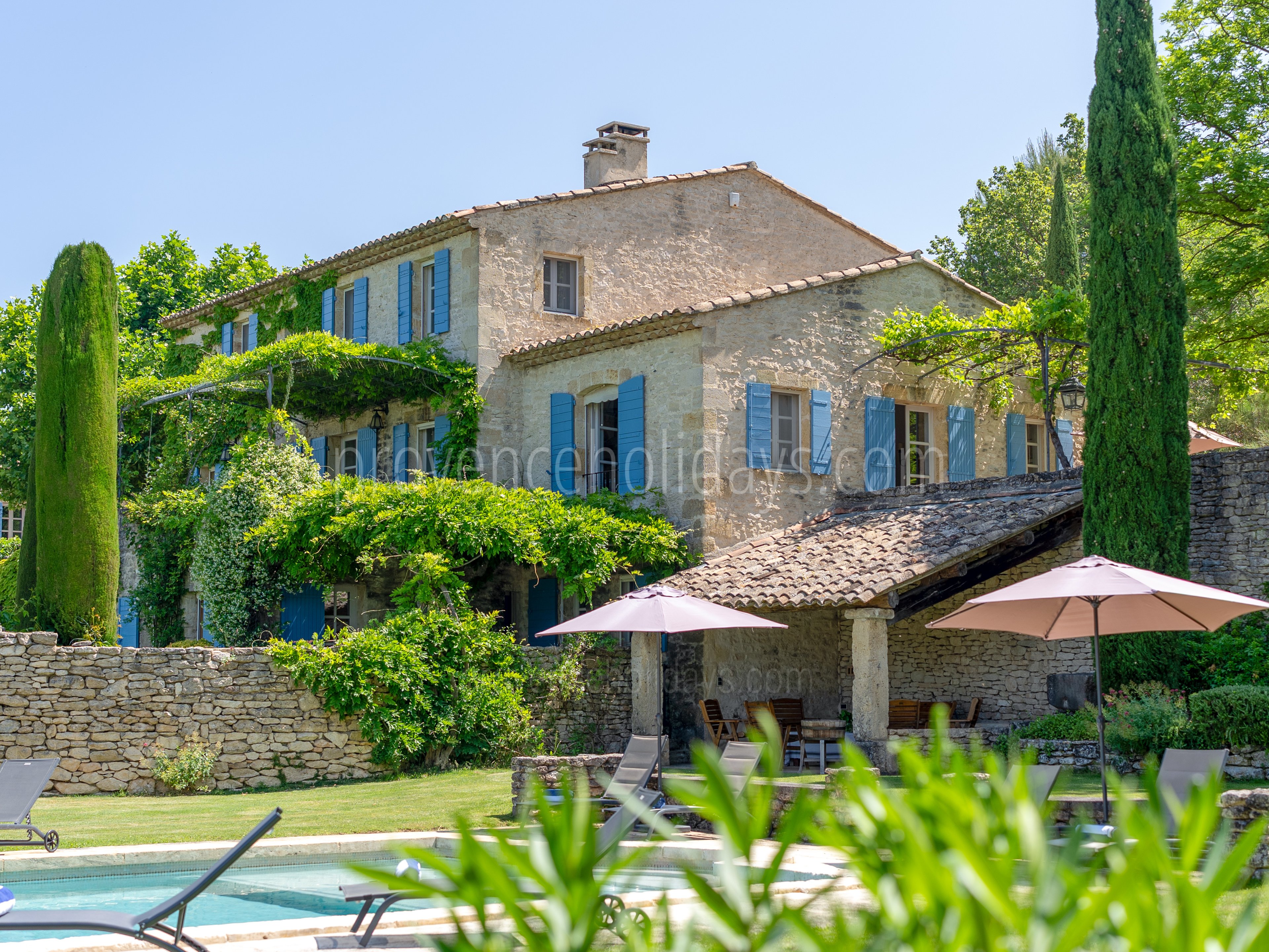 35 - Le Mas de Bonnieux: Villa: Exterior