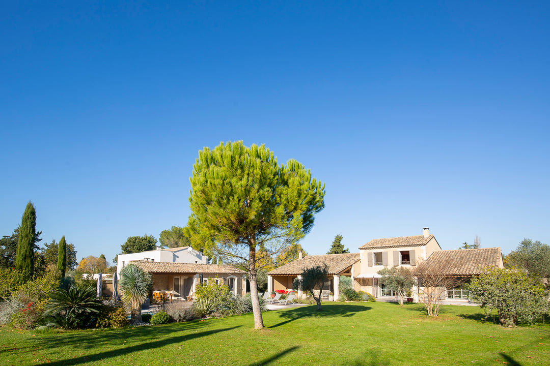 Provencal villa with heated pool in Saint-Rémy-de-Provence - Exterior