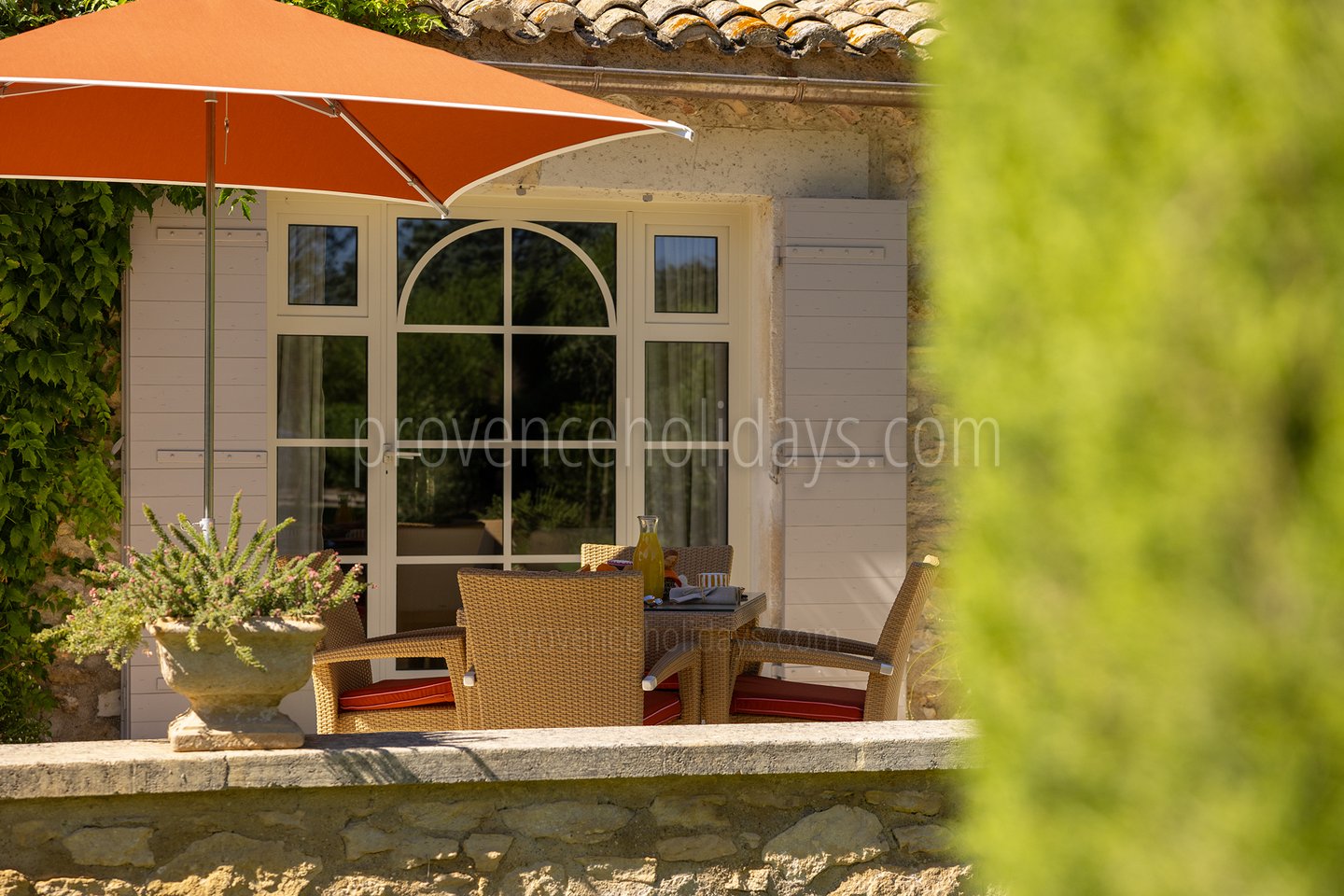 7 - Le Mas des Magnans: Villa: Exterior