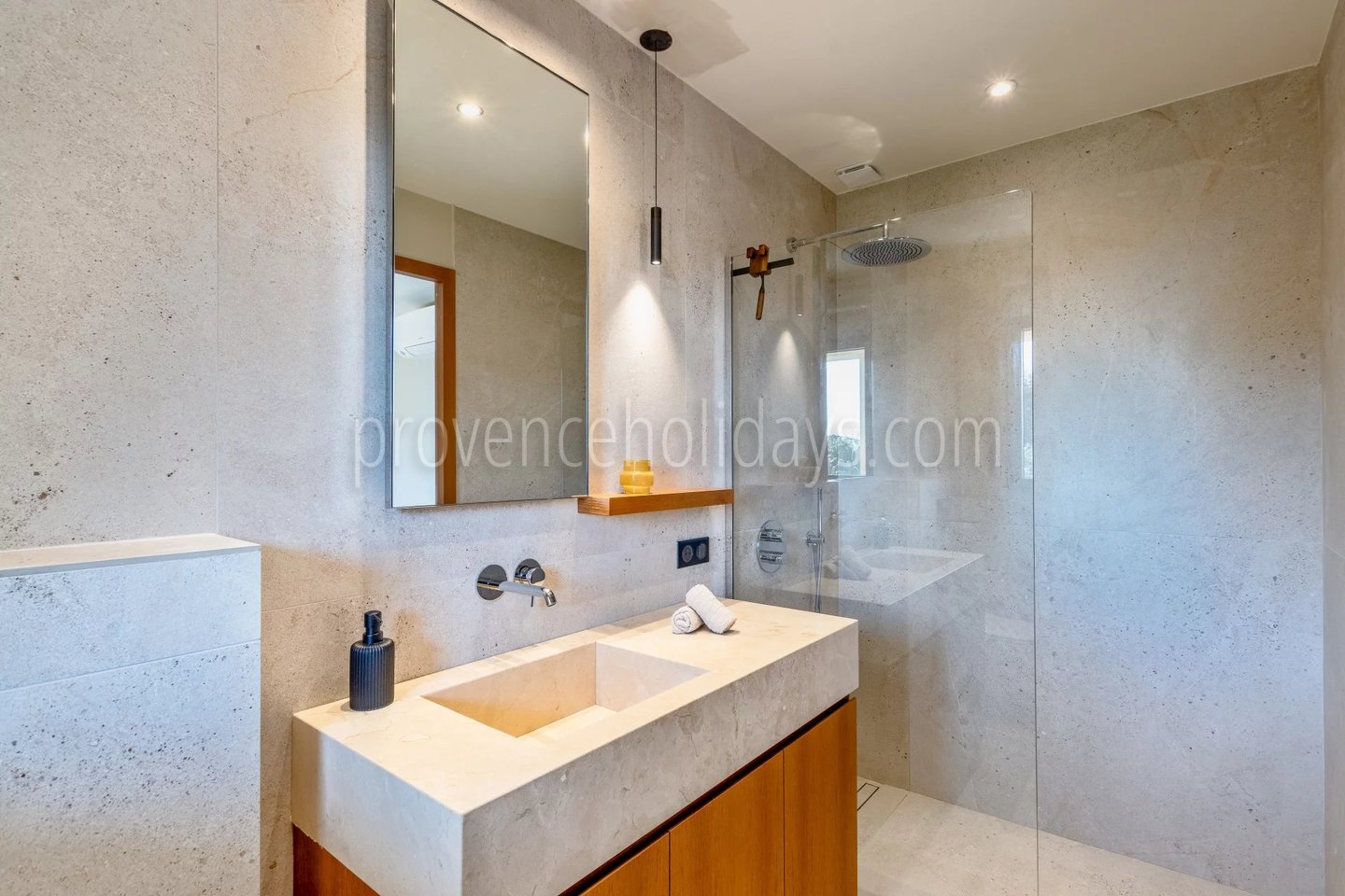 37 - Gerenoveerde villa in Rayol-Canadel-sur-Mer: Villa: Bathroom