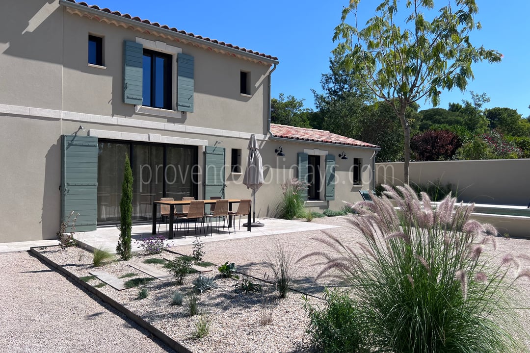 20 - Mazet de Fontvieille: Villa: Exterior