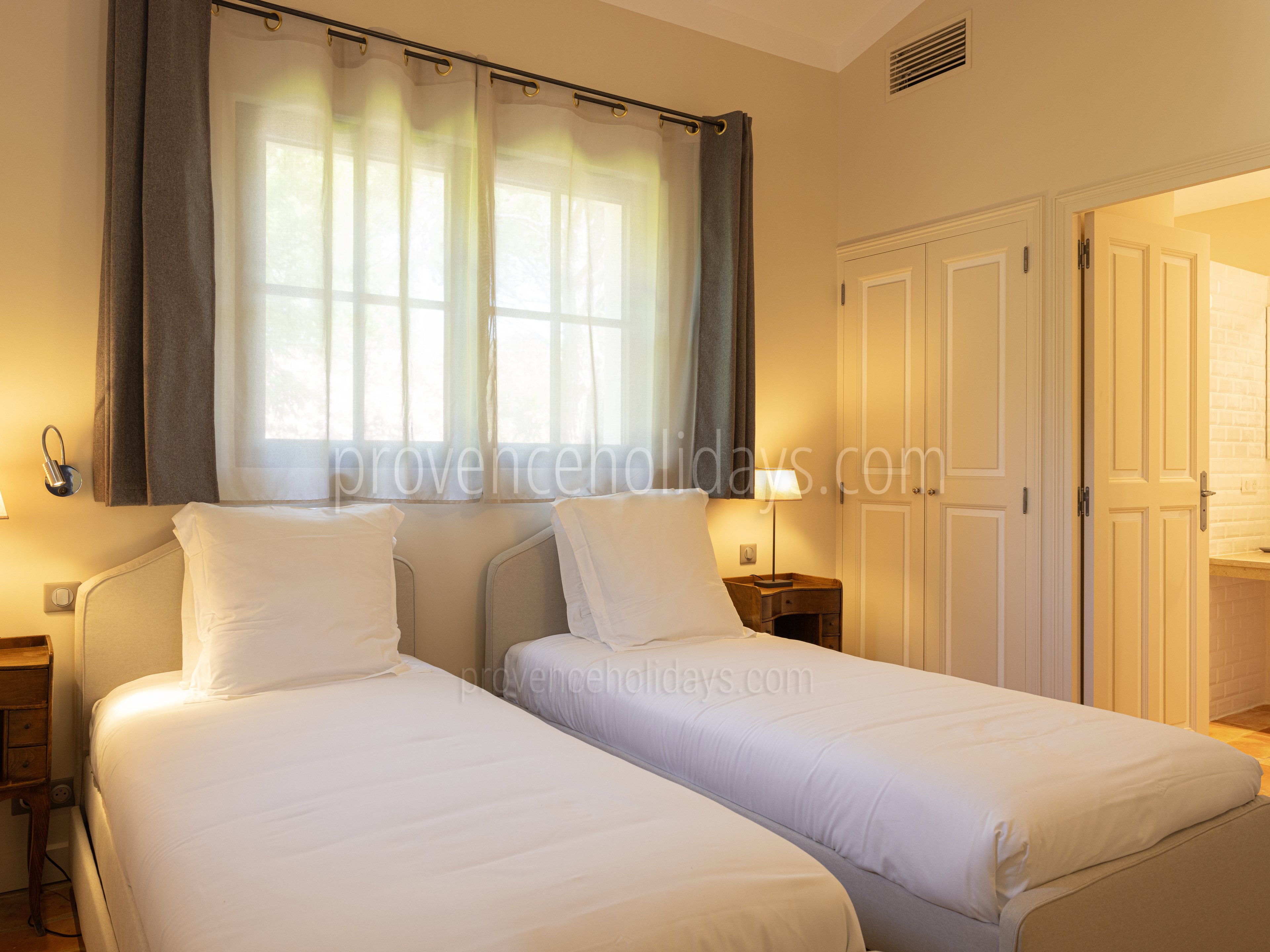 56 - Le Mas Seren: Villa: Bedroom
