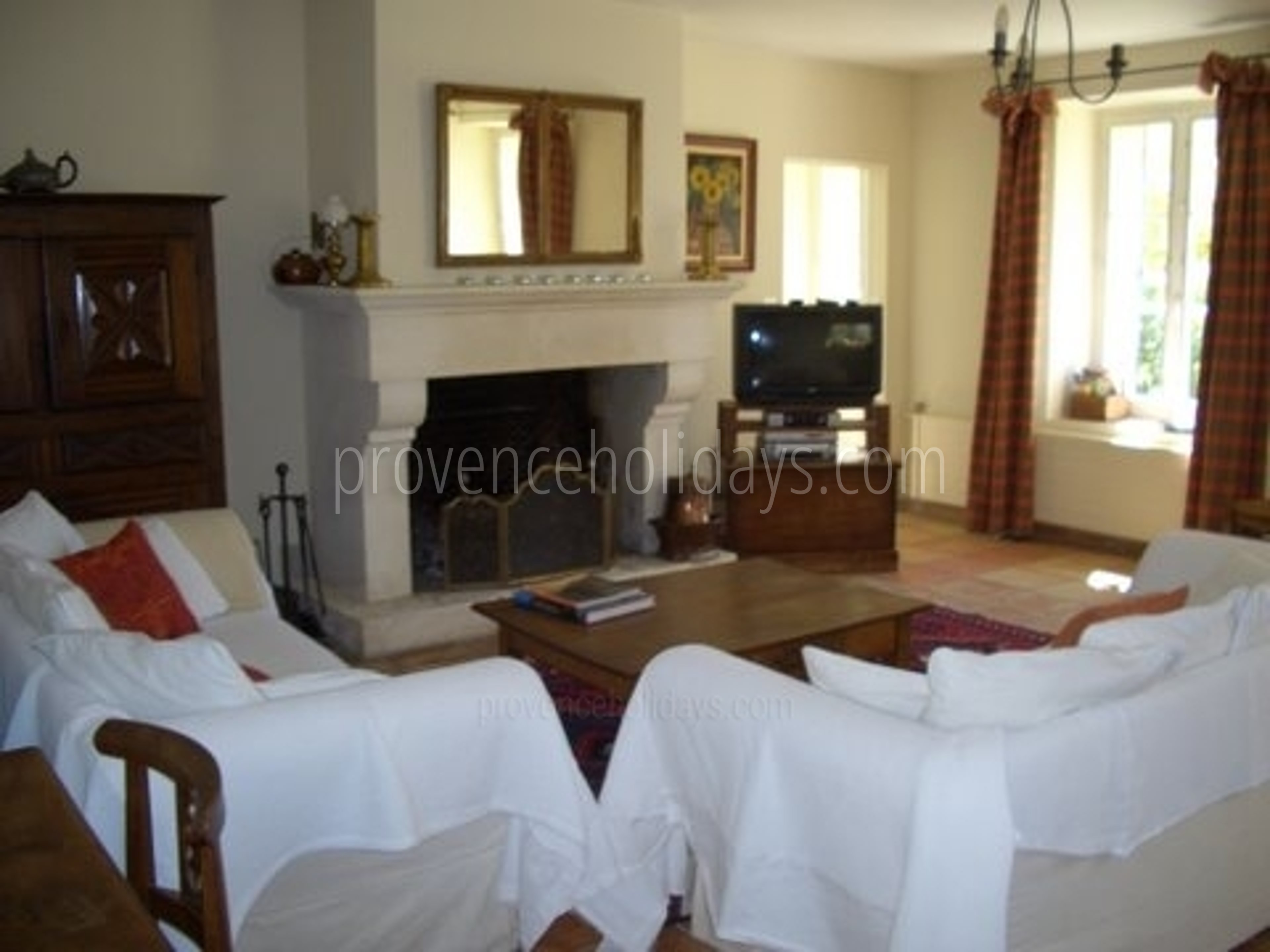 40 - Mas Lambesc: Villa: Interior