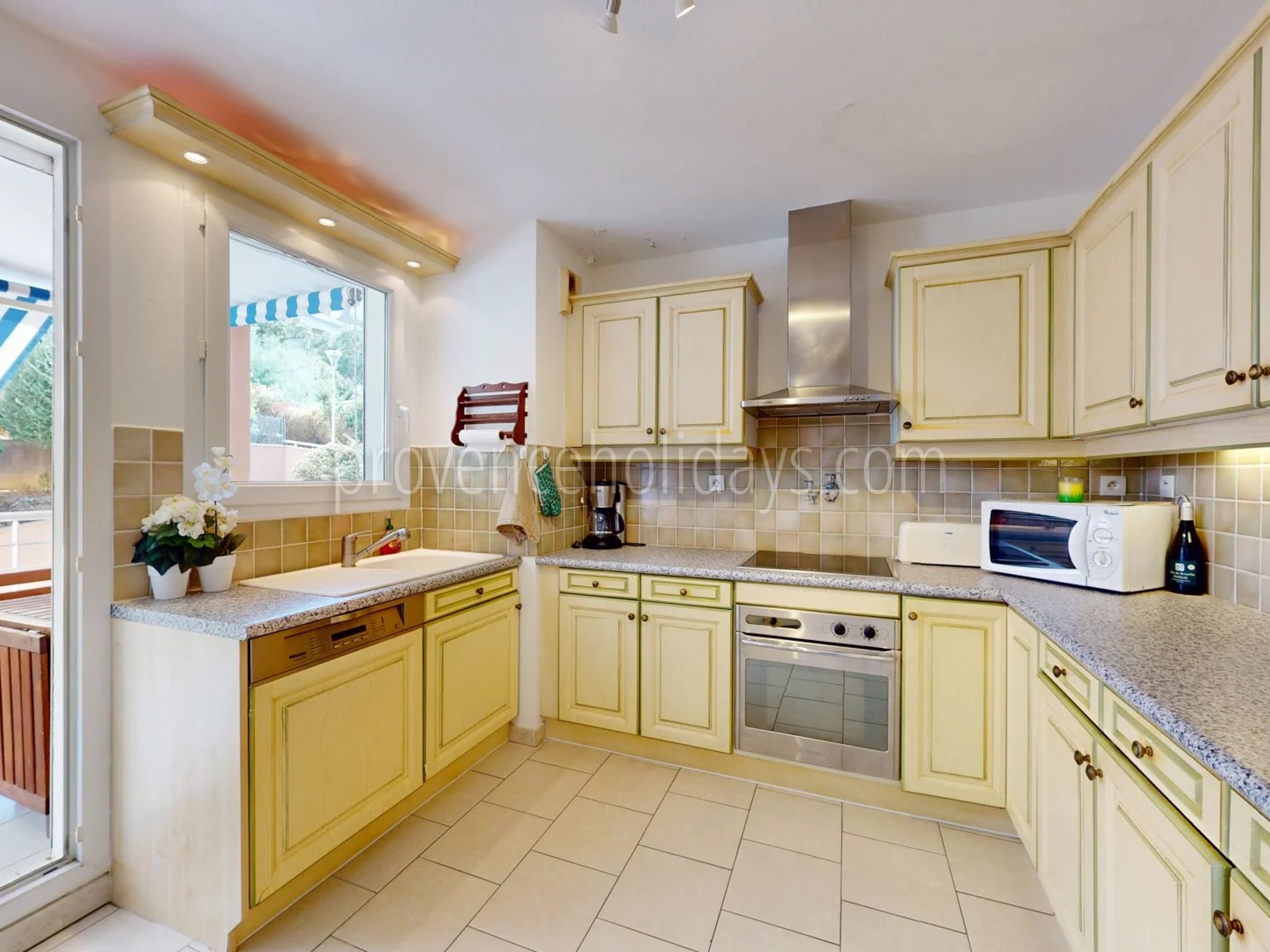 40 - Appartement in Cavalaire-sur-Mer: Villa: Interior