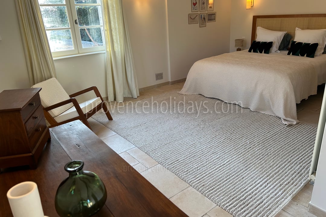 45 - Le Mas des Magnans: Villa: Bedroom