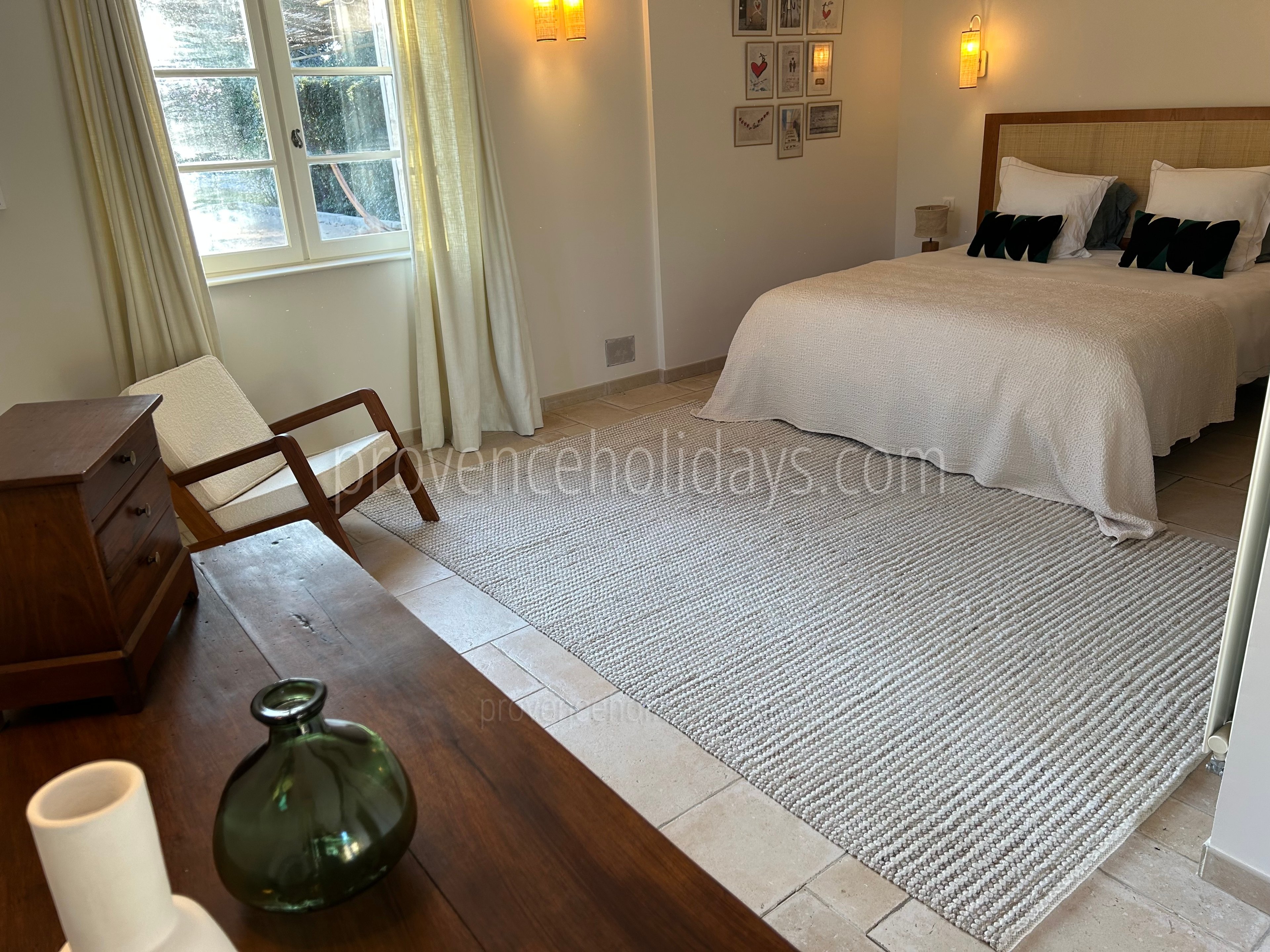 45 - Le Mas des Magnans: Villa: Bedroom
