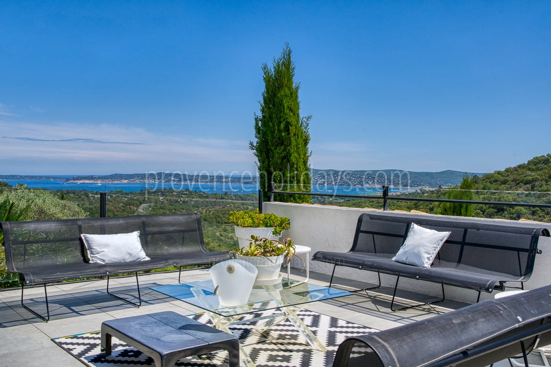 Luxuriöse Villa mit Meerblick in Grimaud, Frankreich