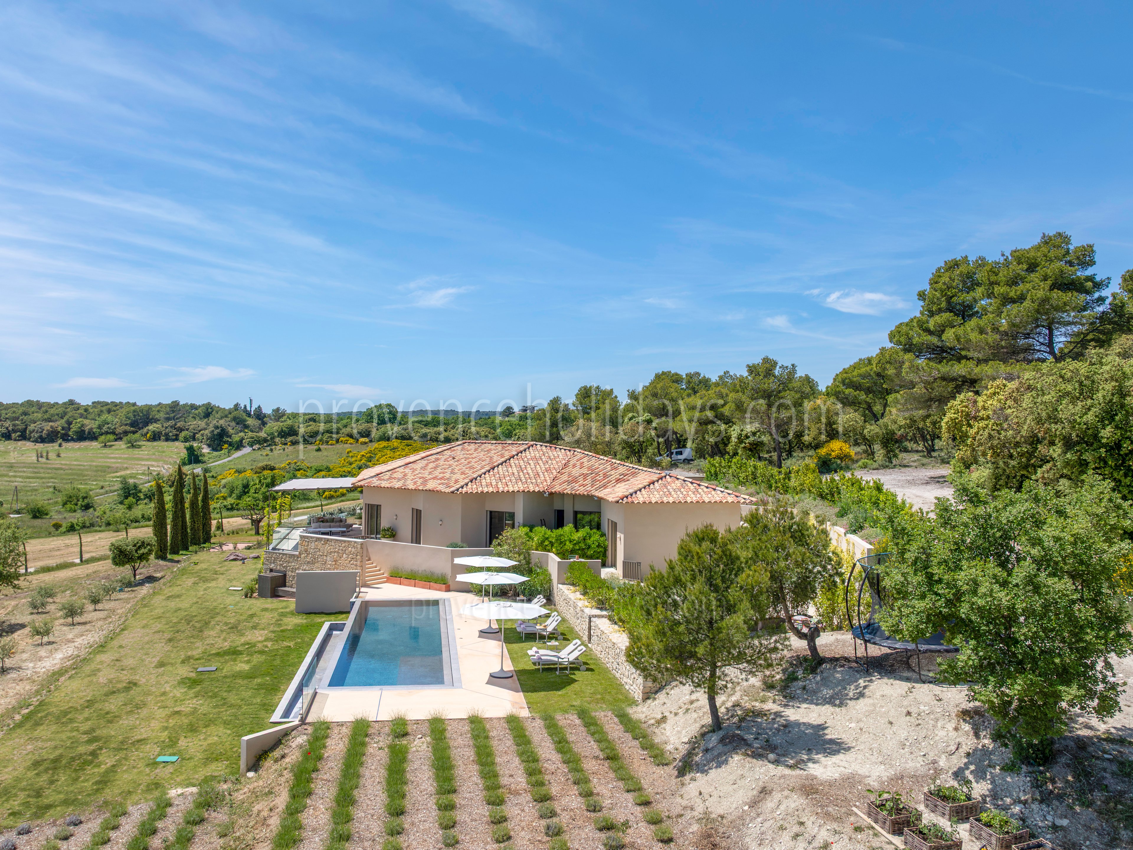 9 - Eden-en-Provence: Villa: Exterior