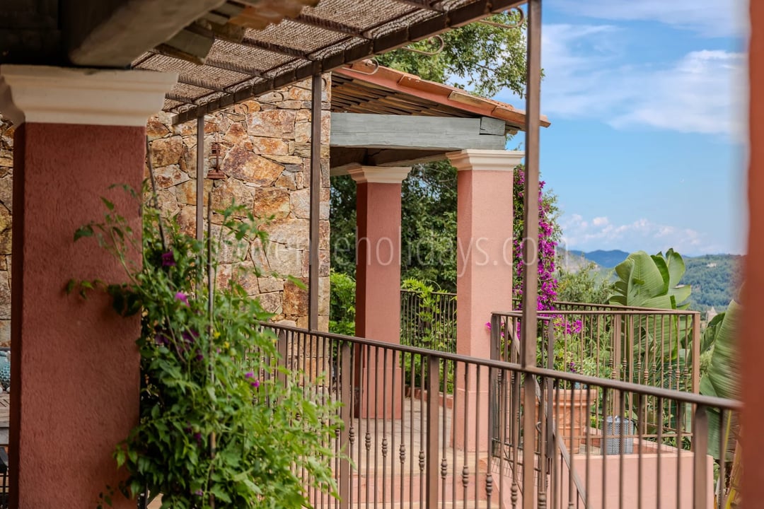 65 - Villa with sauna in La Garde-Freinet: Villa: Exterior