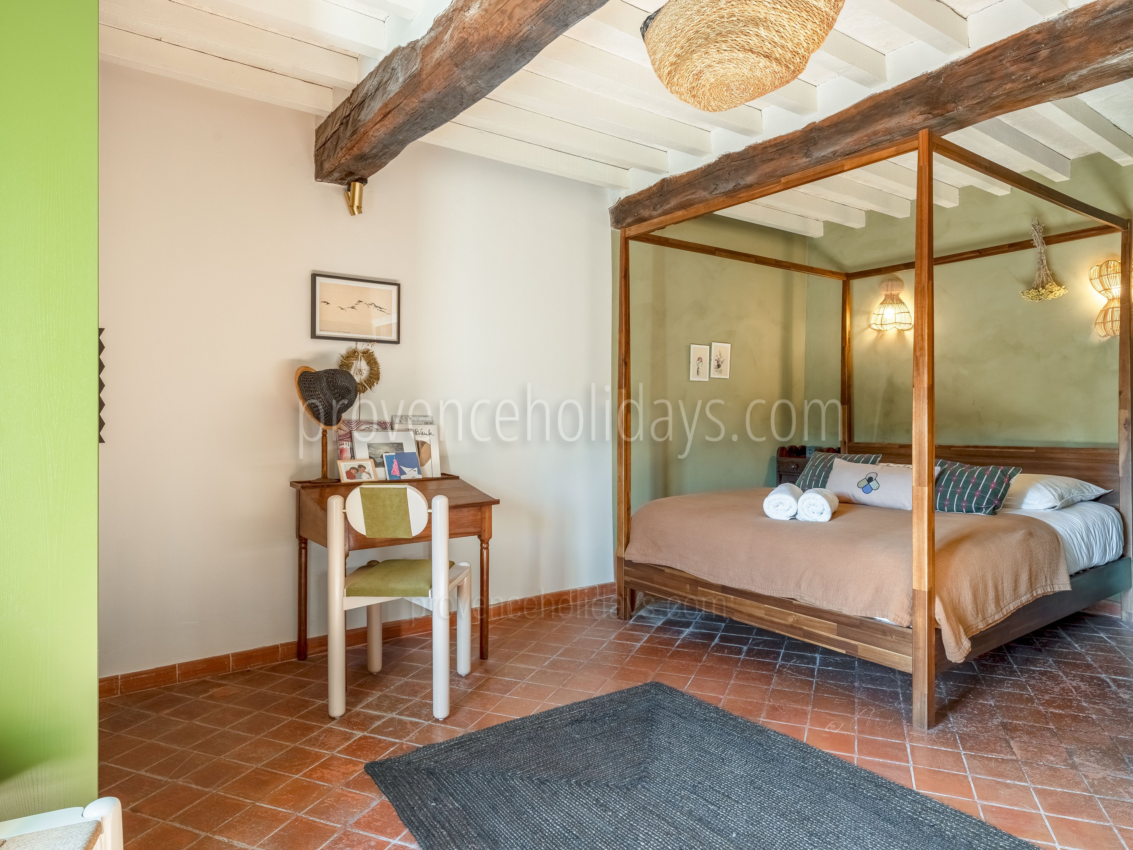 25 - Le Havre Provençal: Villa: Bedroom
