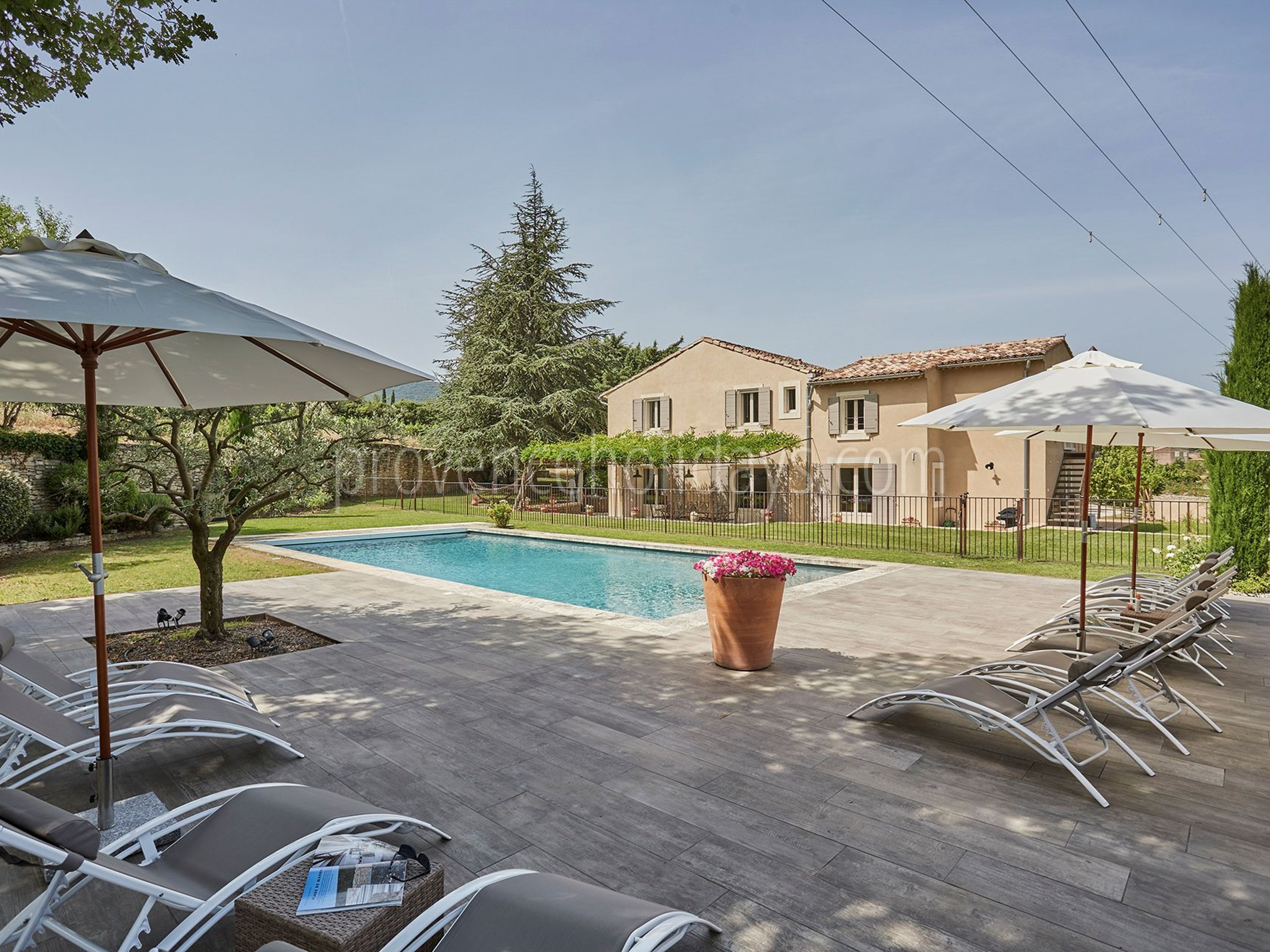 20 - L’Orée des Lavandes: Villa: Exterior