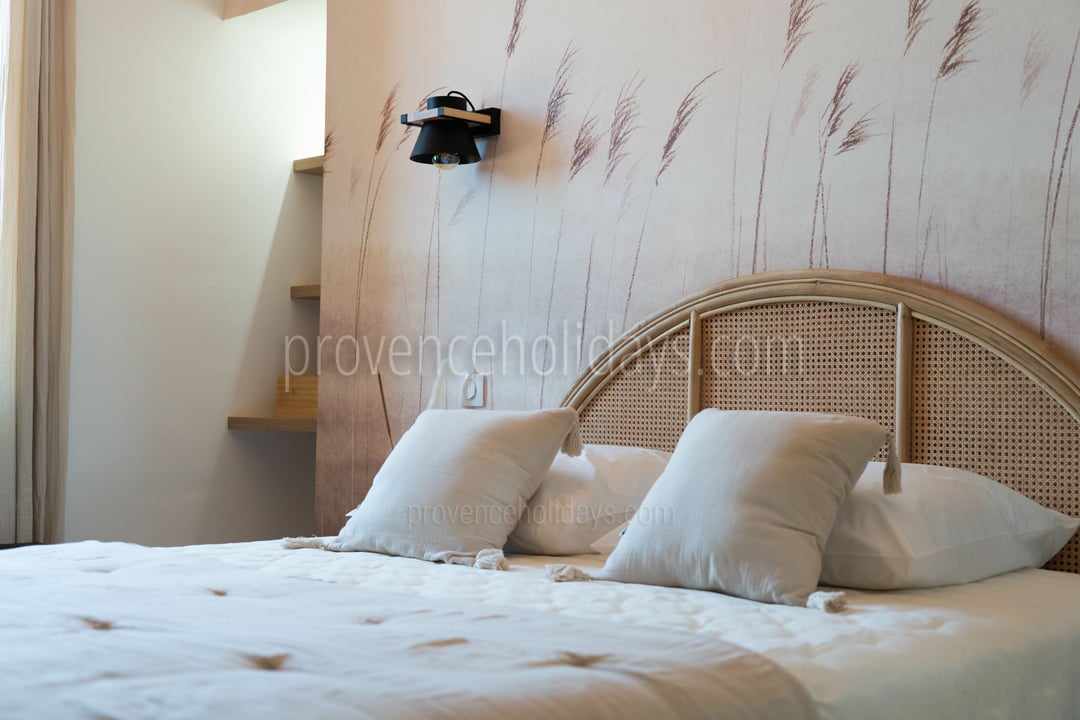 38 - Bastide Leontin: Villa: Bedroom