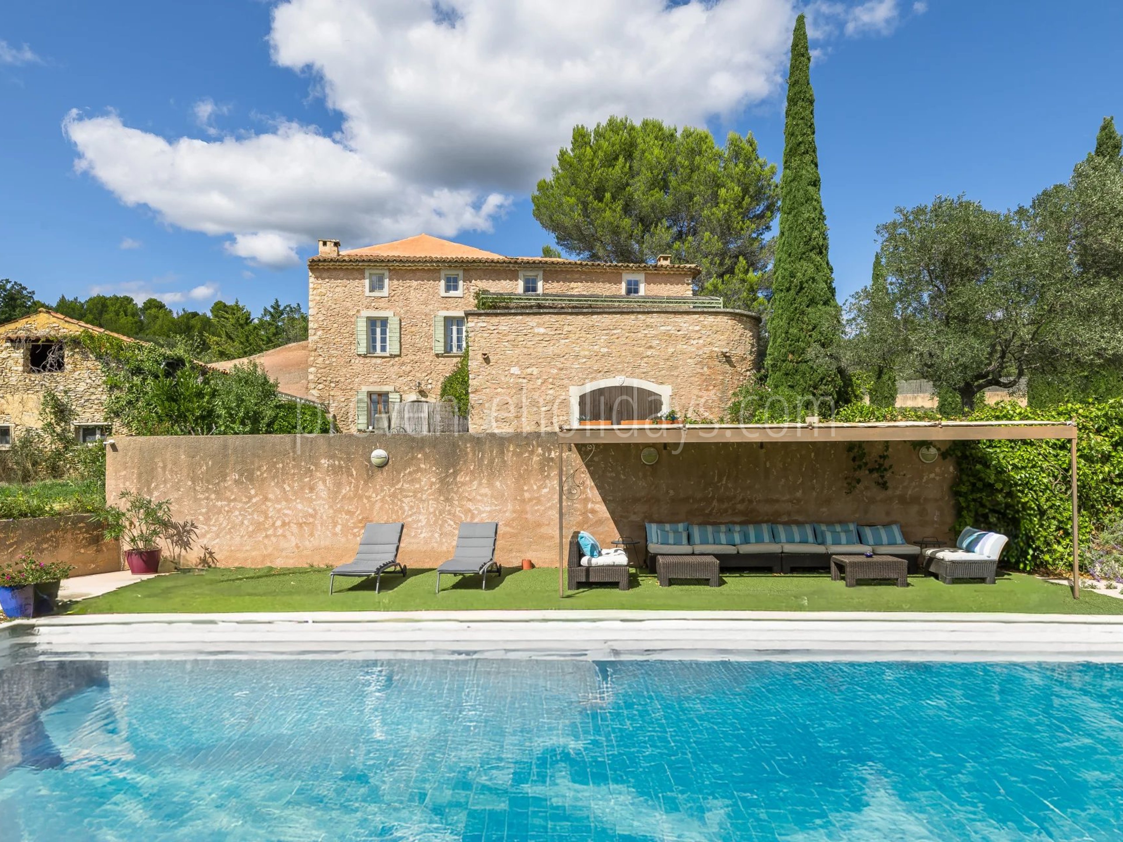 1 - Stone farmhouse in Saint-Saturnin-lès-Apt: Villa: Pool