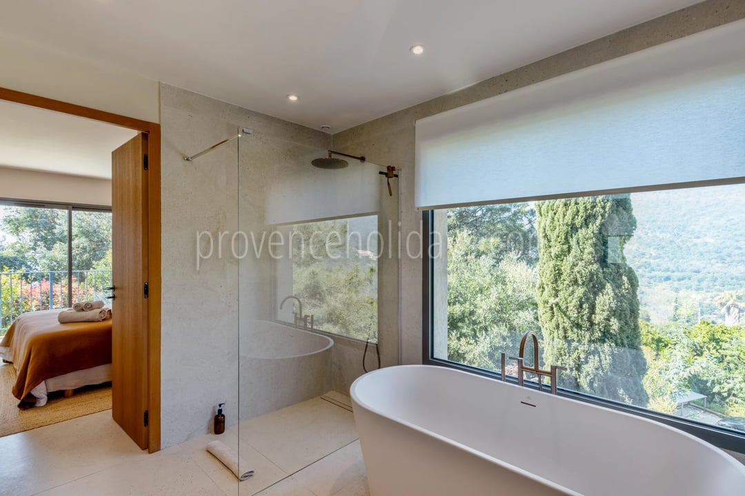 11 - Gerenoveerde villa in Rayol-Canadel-sur-Mer: Villa: Bathroom