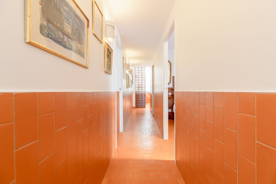 37 - Maison Bardot: Villa: Interior