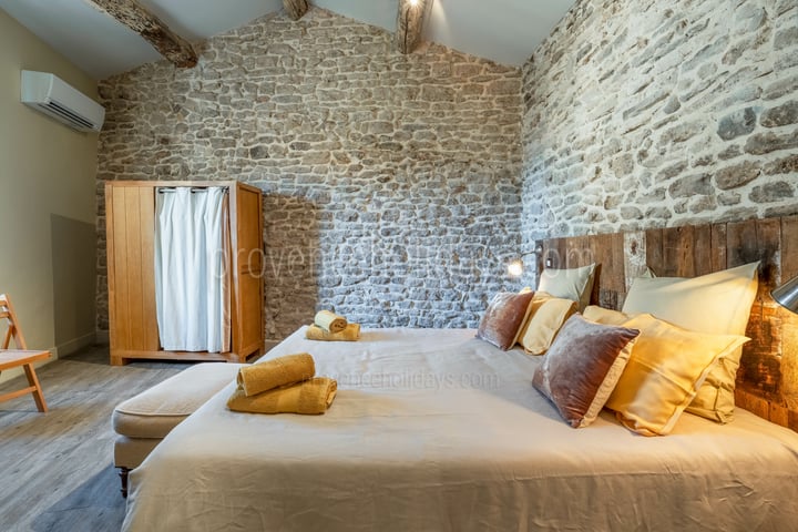 25 - Le Mas de Cabrières: Villa: Bedroom 3
