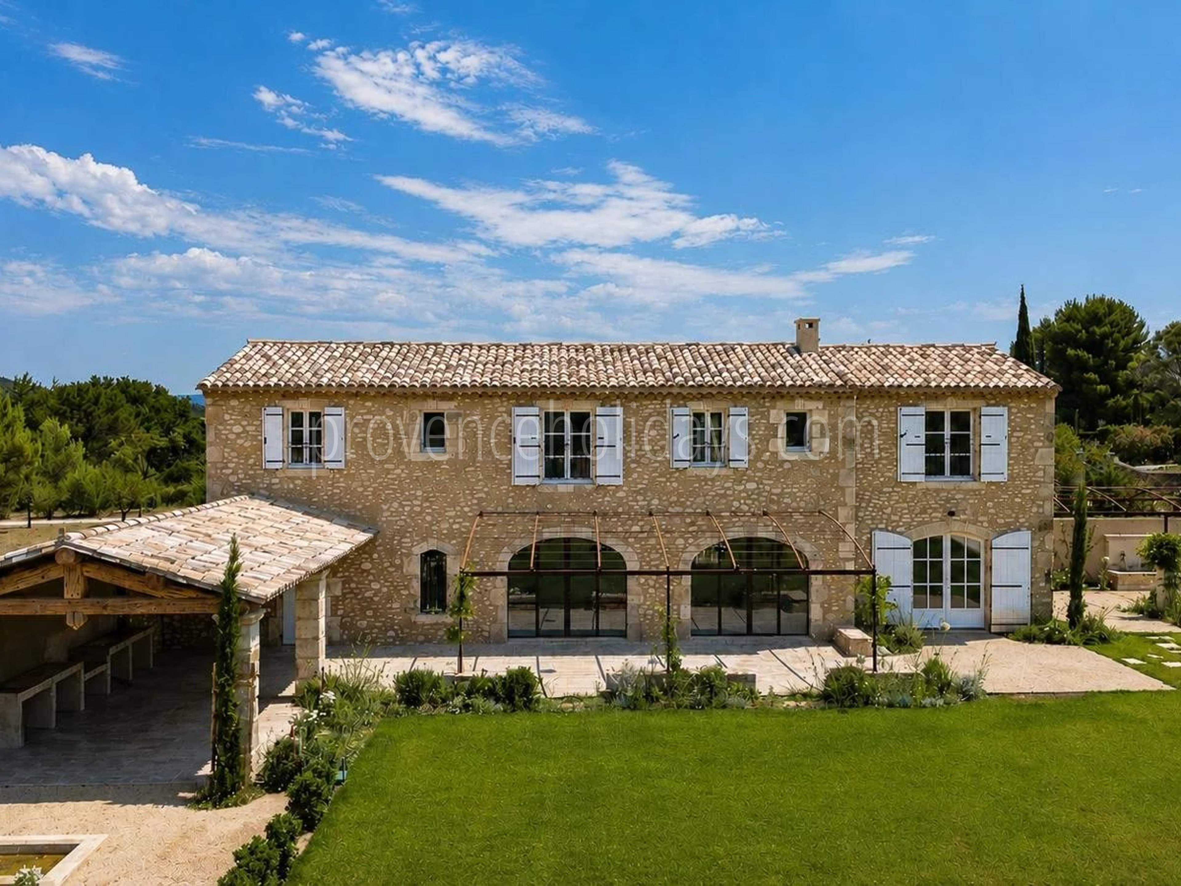 -1 - Provençal mas in Eygalières: Villa: Exterior