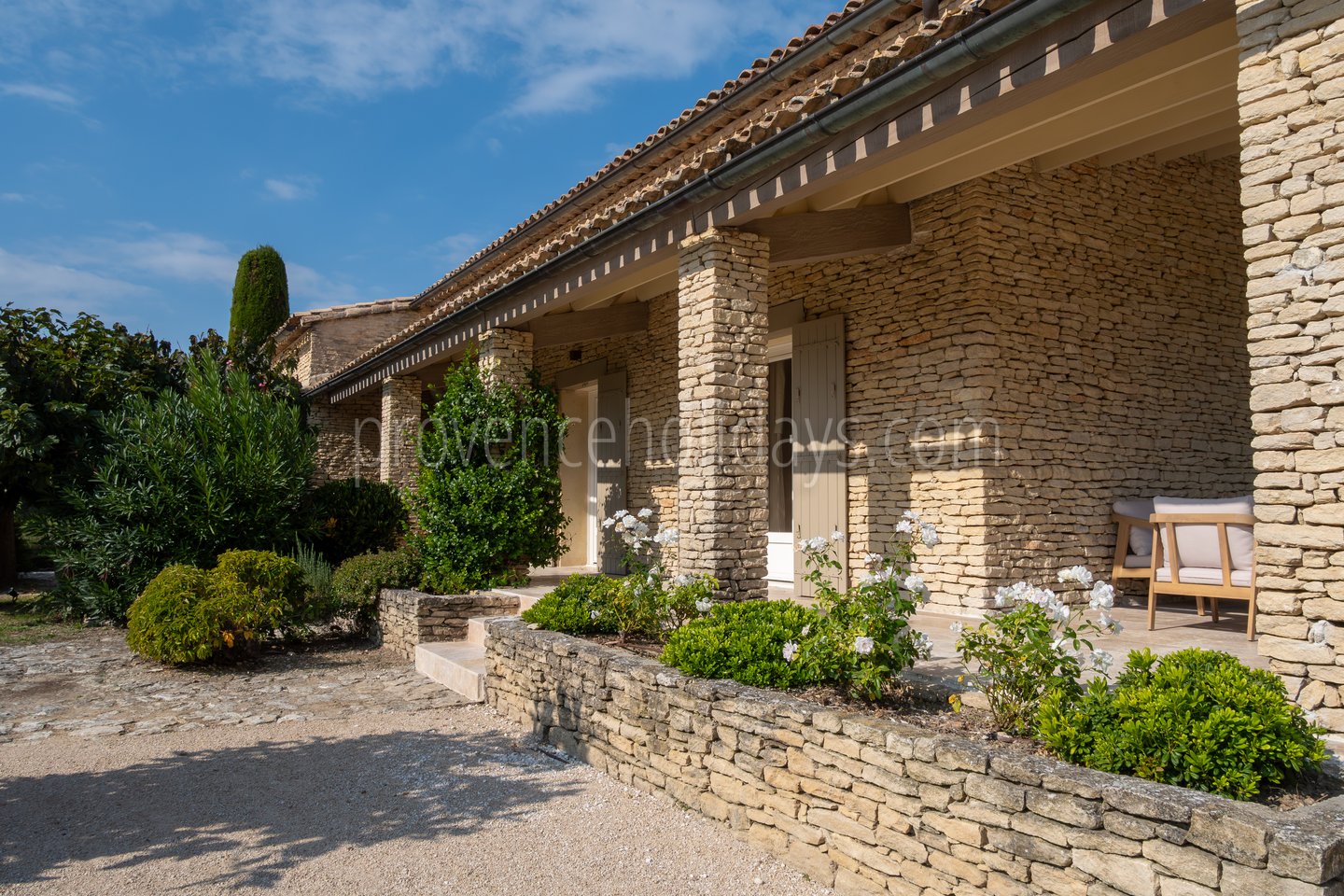 24 - Villa Serenité du Luberon: Villa: Exterior