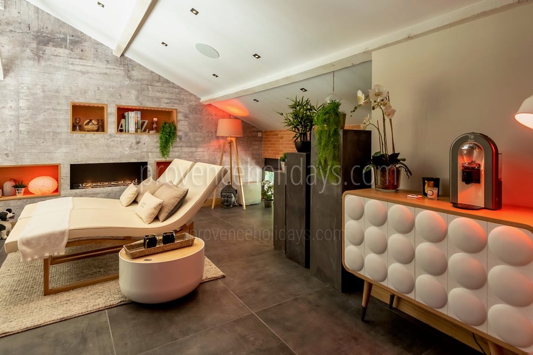 10 - Mas des Étoiles: Villa: Interior