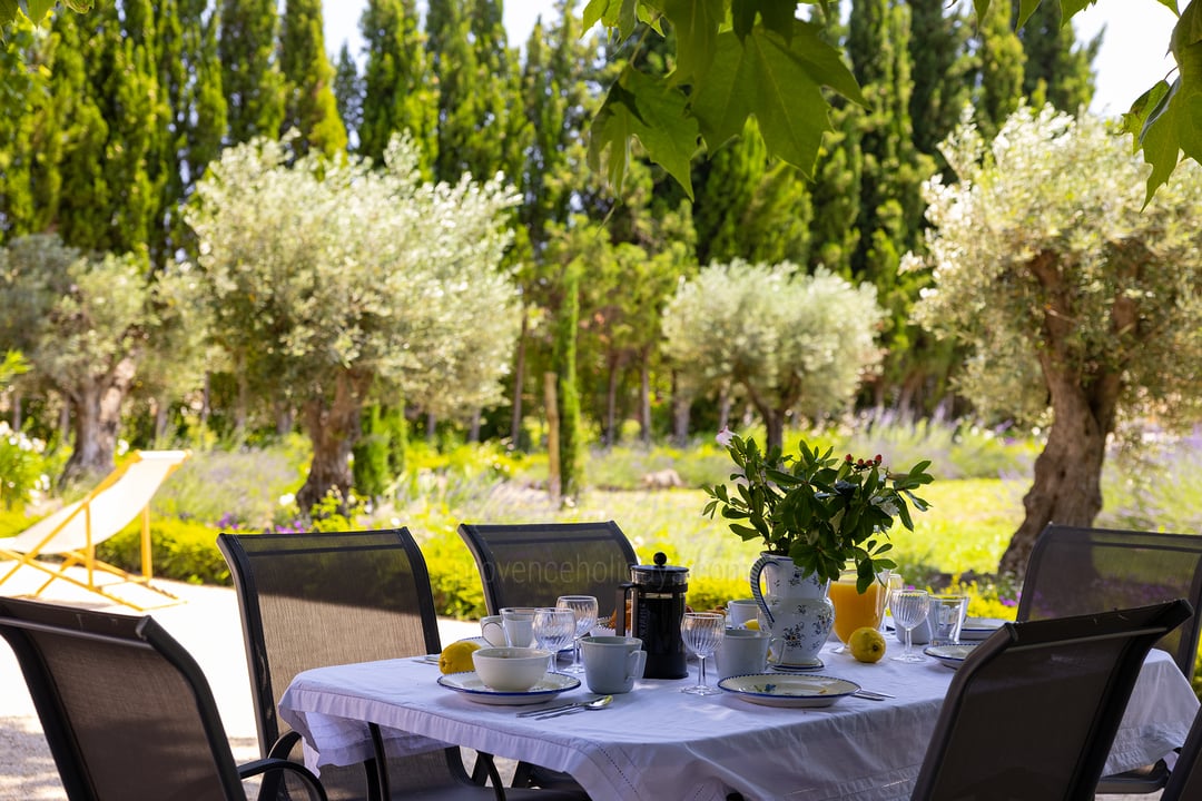 25 - La Bastide Lavande: Villa: Exterior