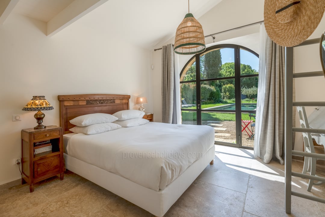 24 - Maison du Grès: Villa: Bedroom