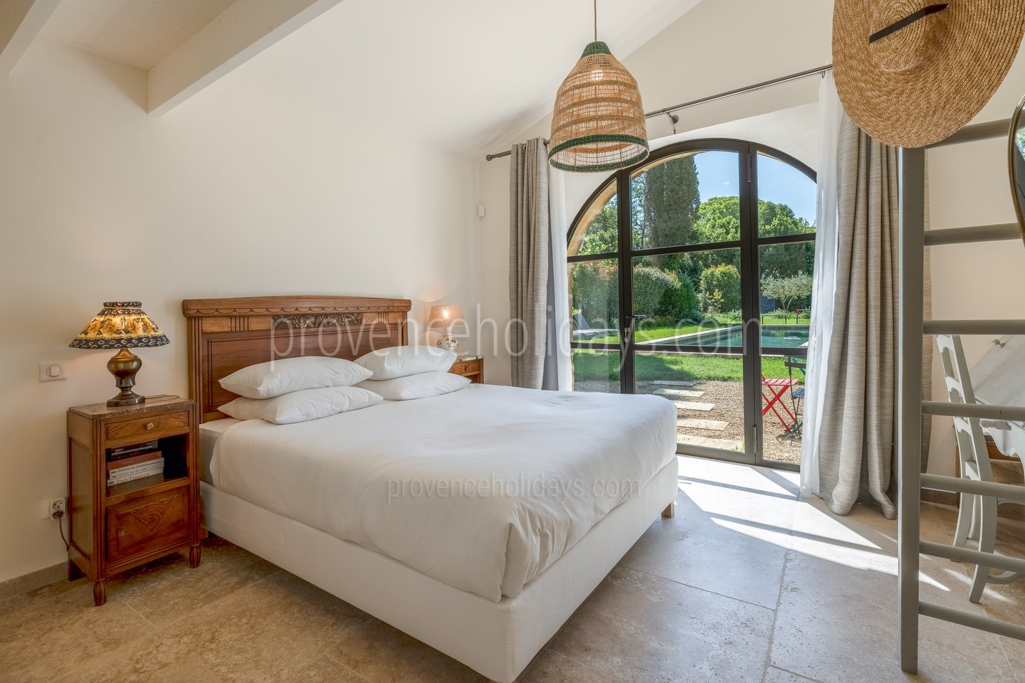 24 - Maison du Grès: Villa: Bedroom