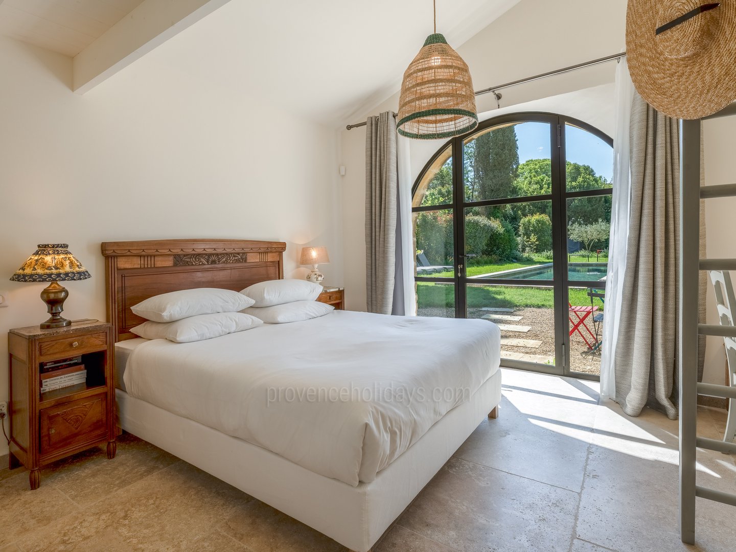 24 - Maison du Grès: Villa: Bedroom