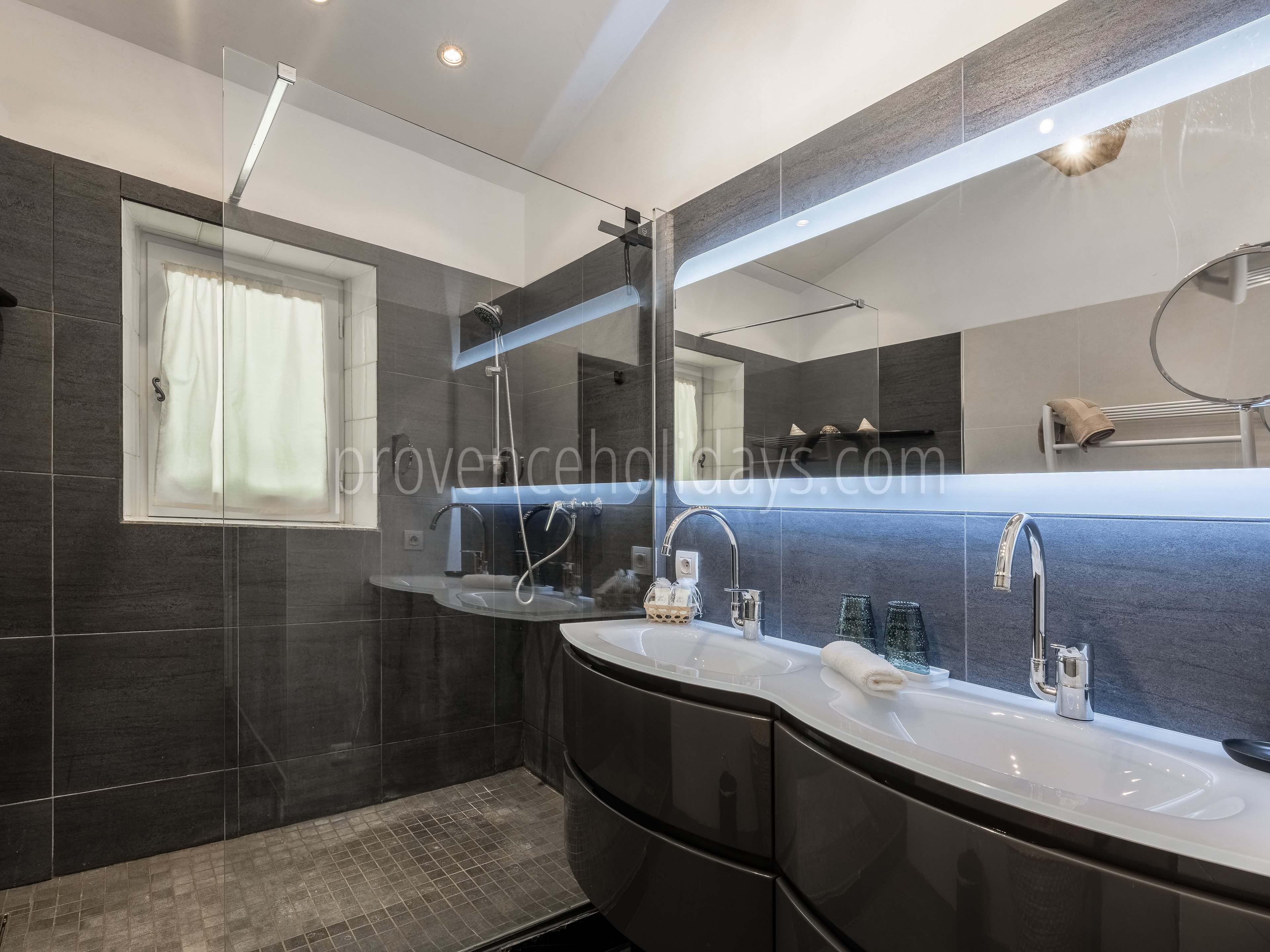 45 - Mas des Brumes: Villa: Bathroom