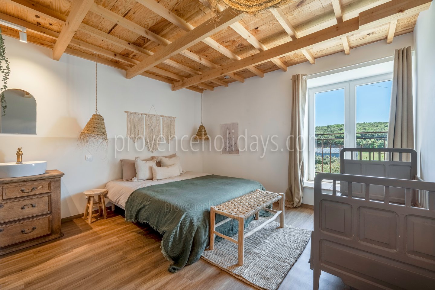 38 - La Bohème: Villa: Bedroom