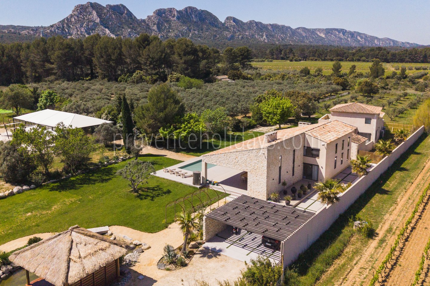 -2 - L\'Oliveraie d\'Eygalieres: Villa: Exterior