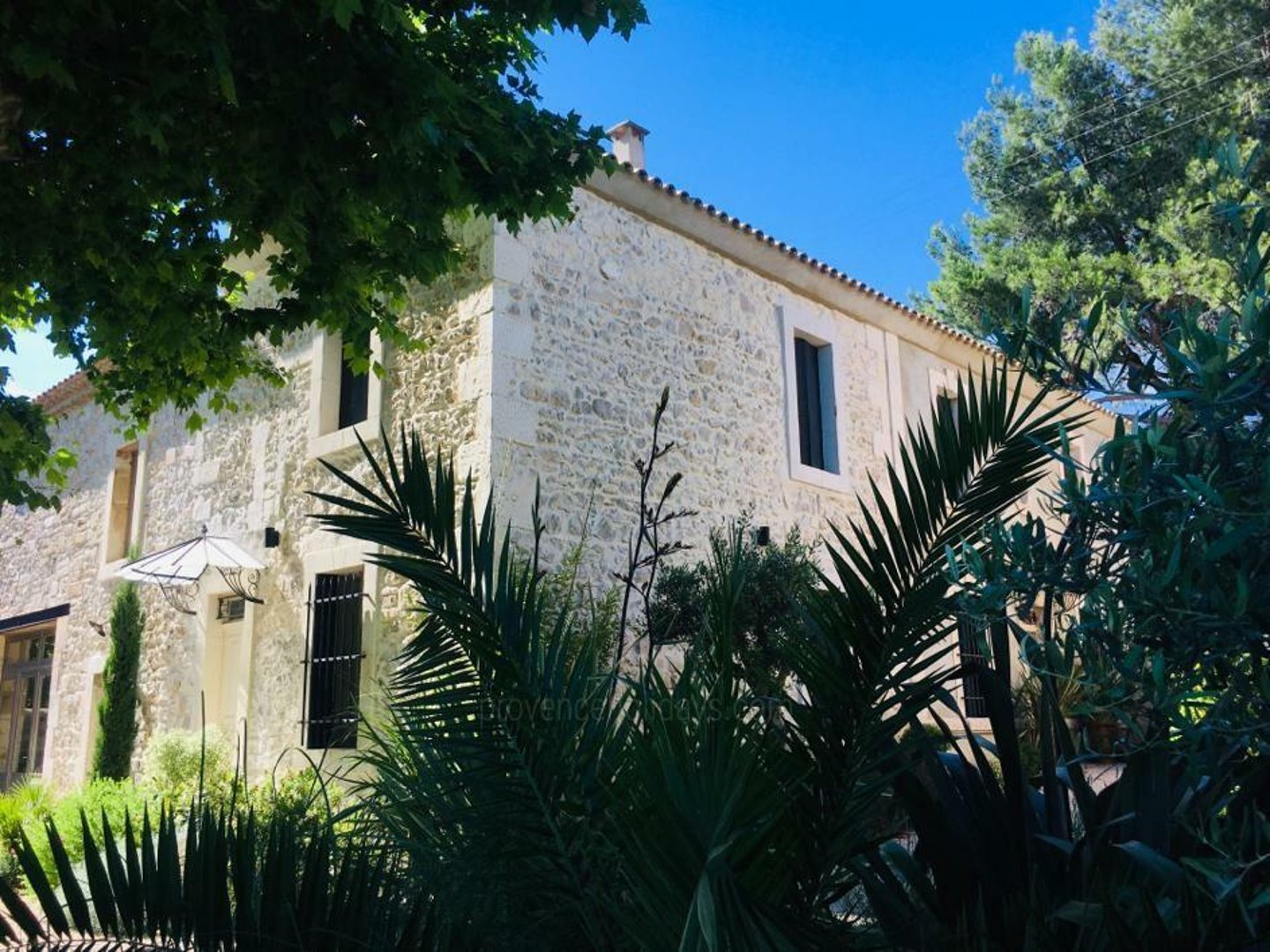 5 - Mas de Maussane-les-Alpilles: Villa: Exterior