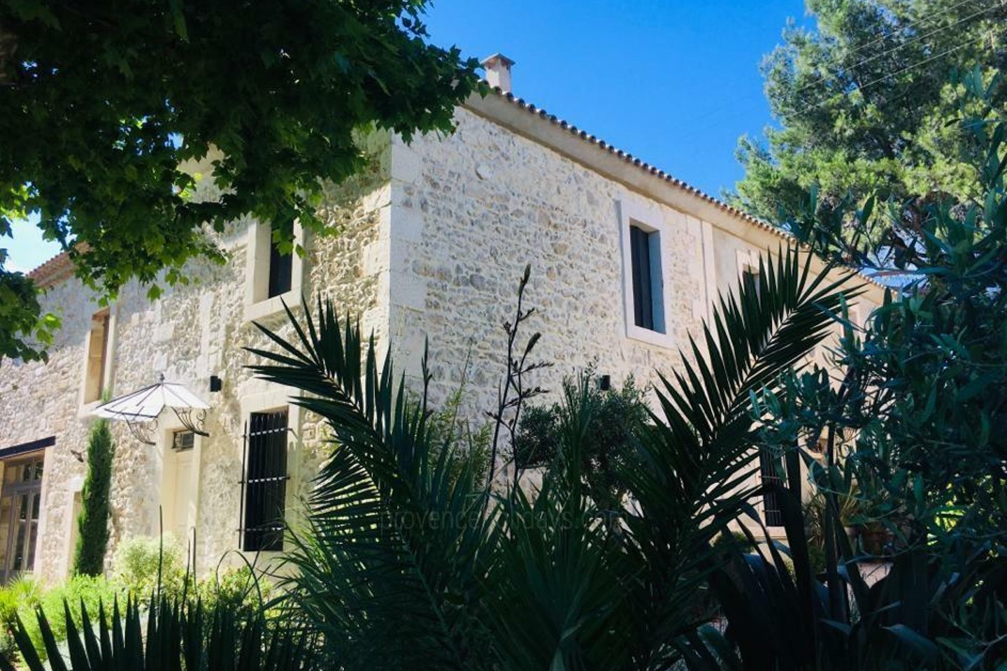 5 - Mas de Maussane-les-Alpilles: Villa: Exterior