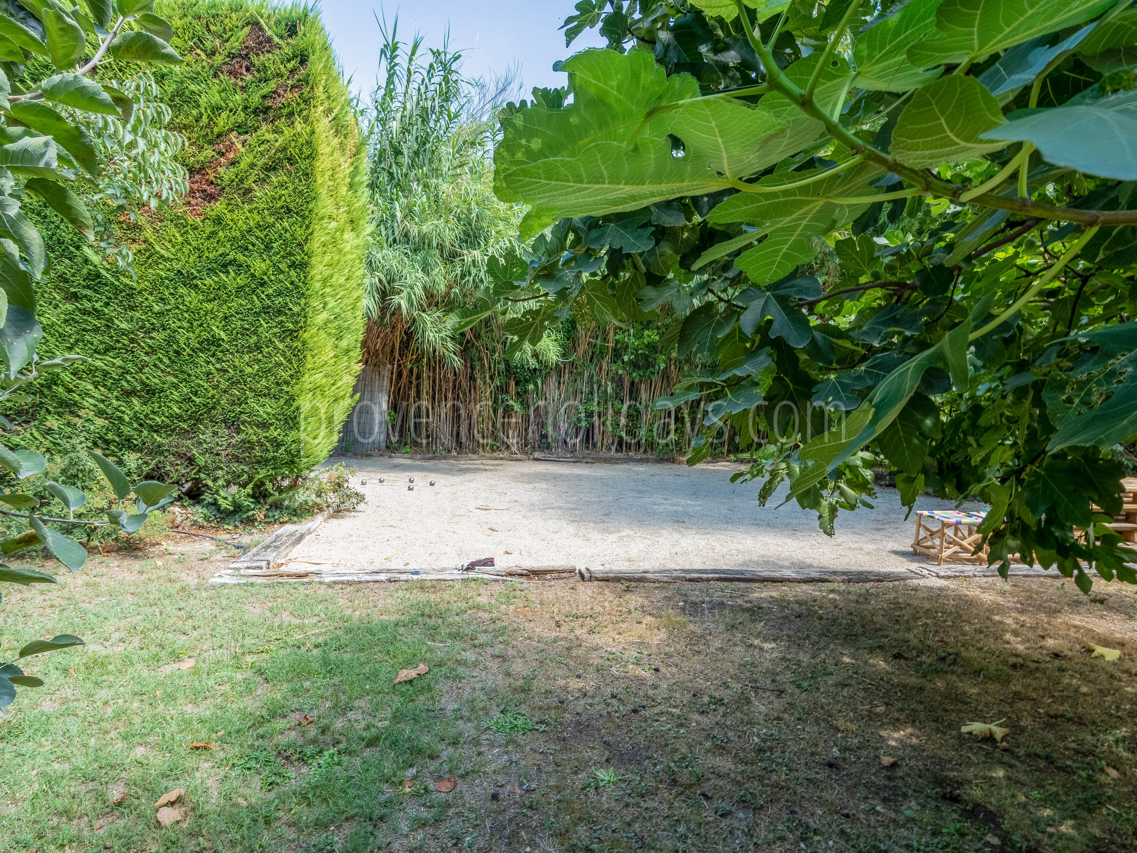55 - Le Mas des Figues: Villa: Exterior - Jeu de boulesbaan