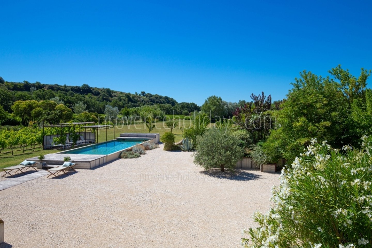 17 - Villa Beaumes: Villa: Exterior