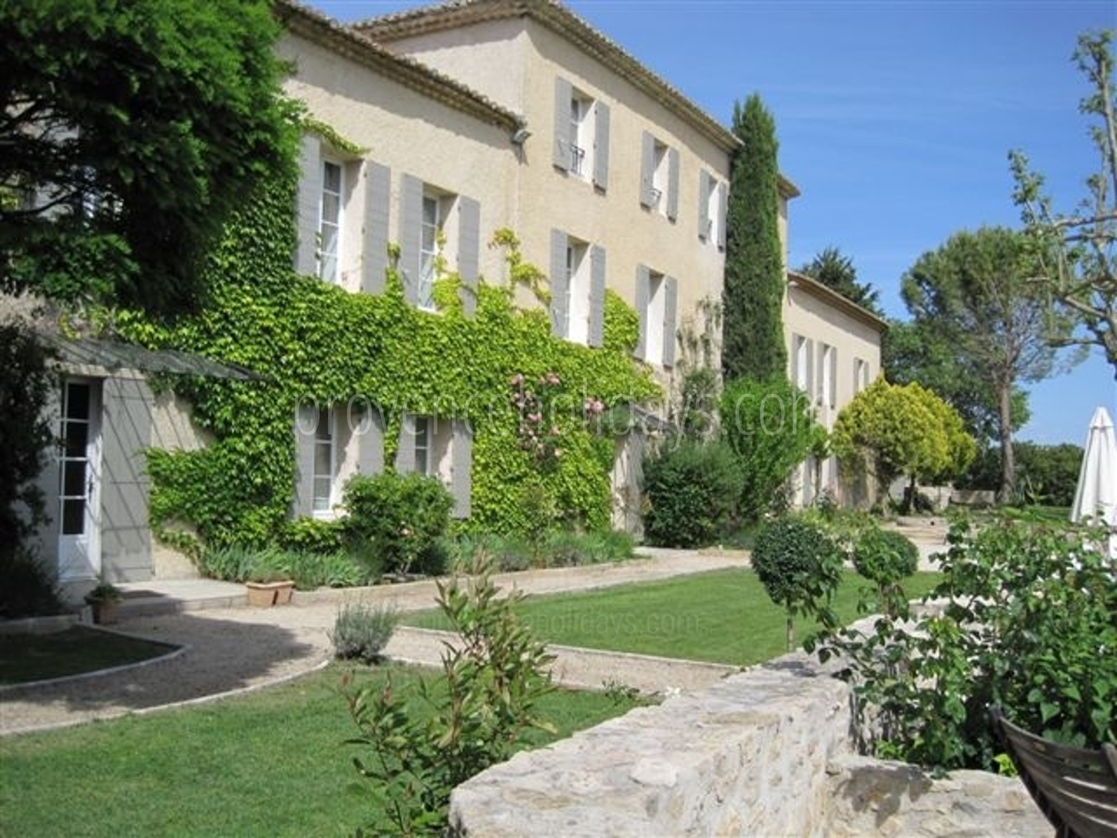 11 - Mas Lambesc: Villa: Exterior