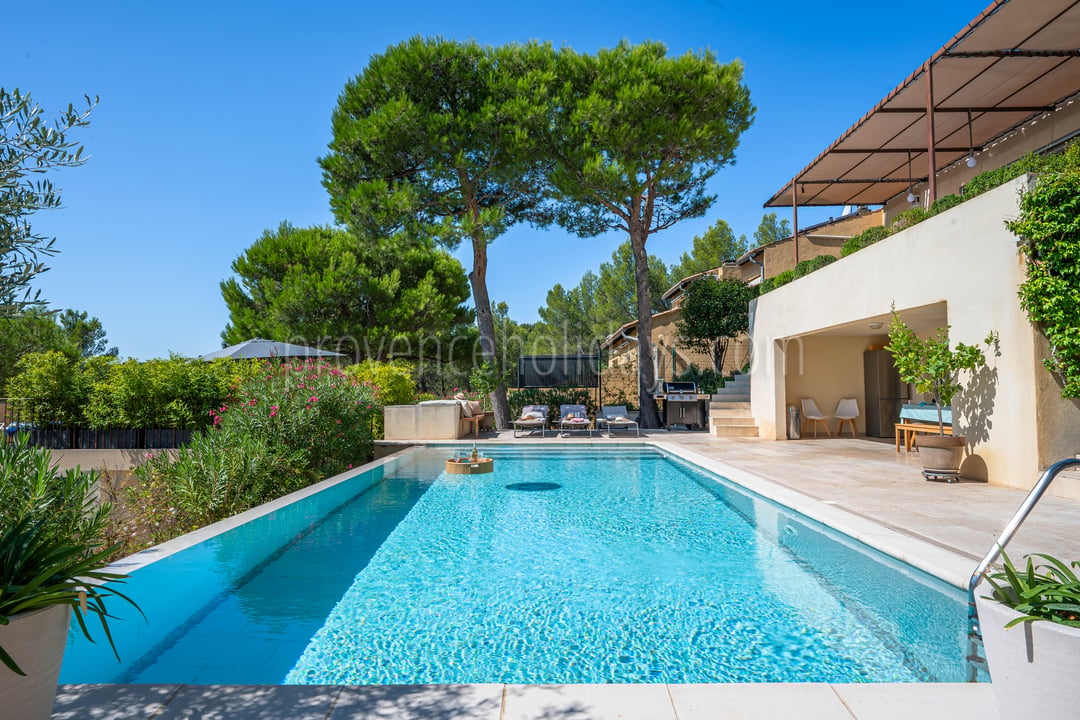 Eigentijdse villa met uitzicht op de Alpilles