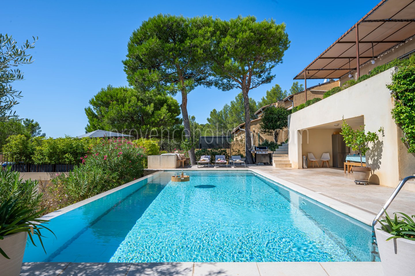 -6 - La Pinède: Villa: Pool