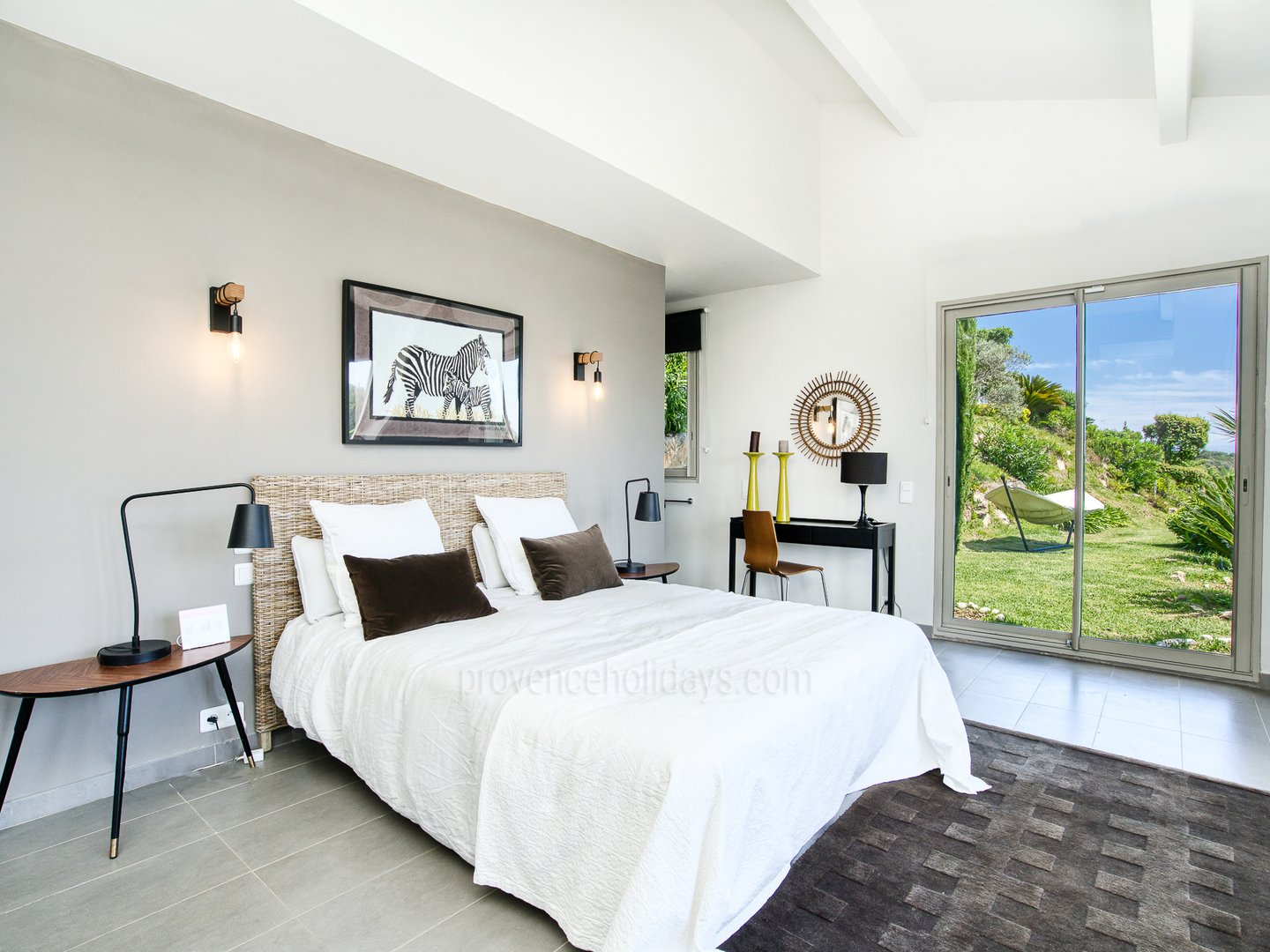 6 - Mistral Serene: Villa: Bedroom