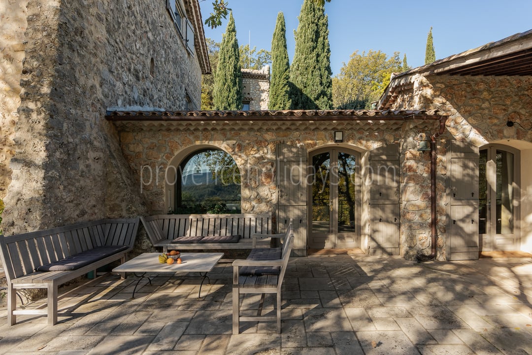 29 - Domaine Three Lakes: Villa: Exterior