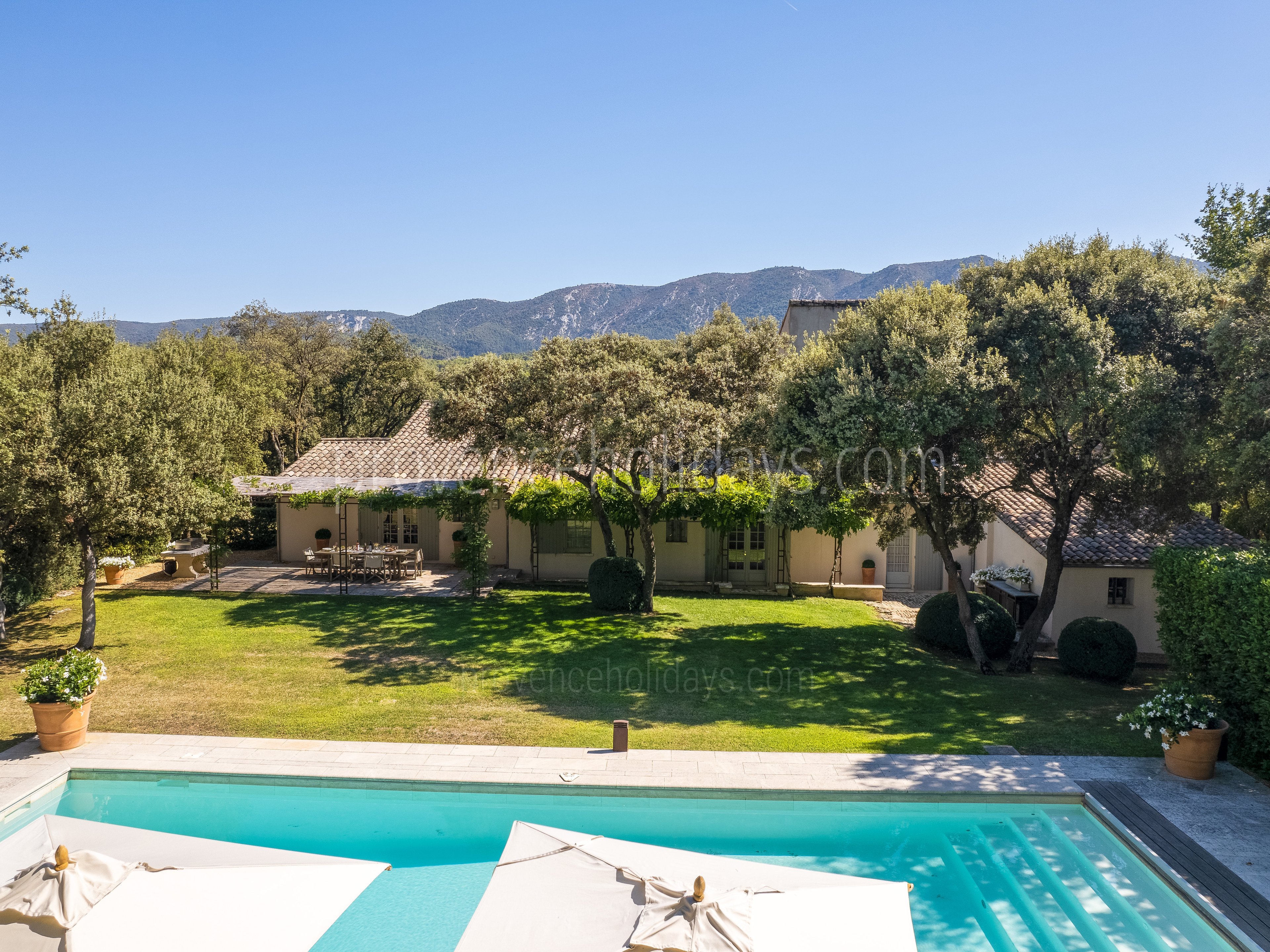 11 - Mas en Campagne: Villa: Pool
