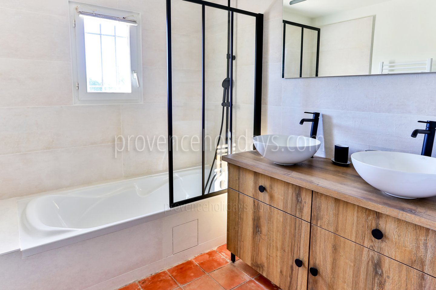 42 - Mas Joliette: Villa: Bathroom
