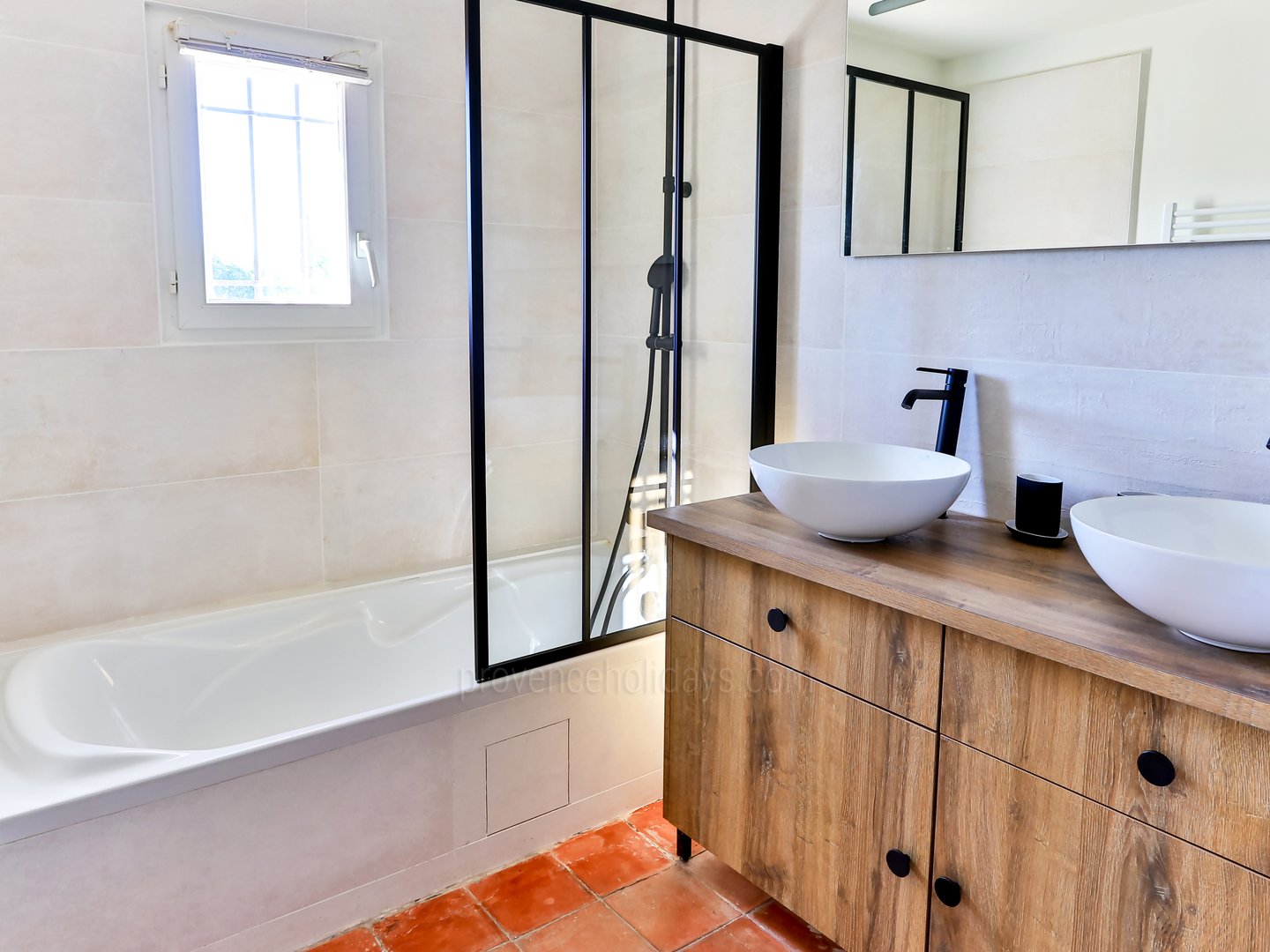 46 - Mas Marius: Villa: Bathroom